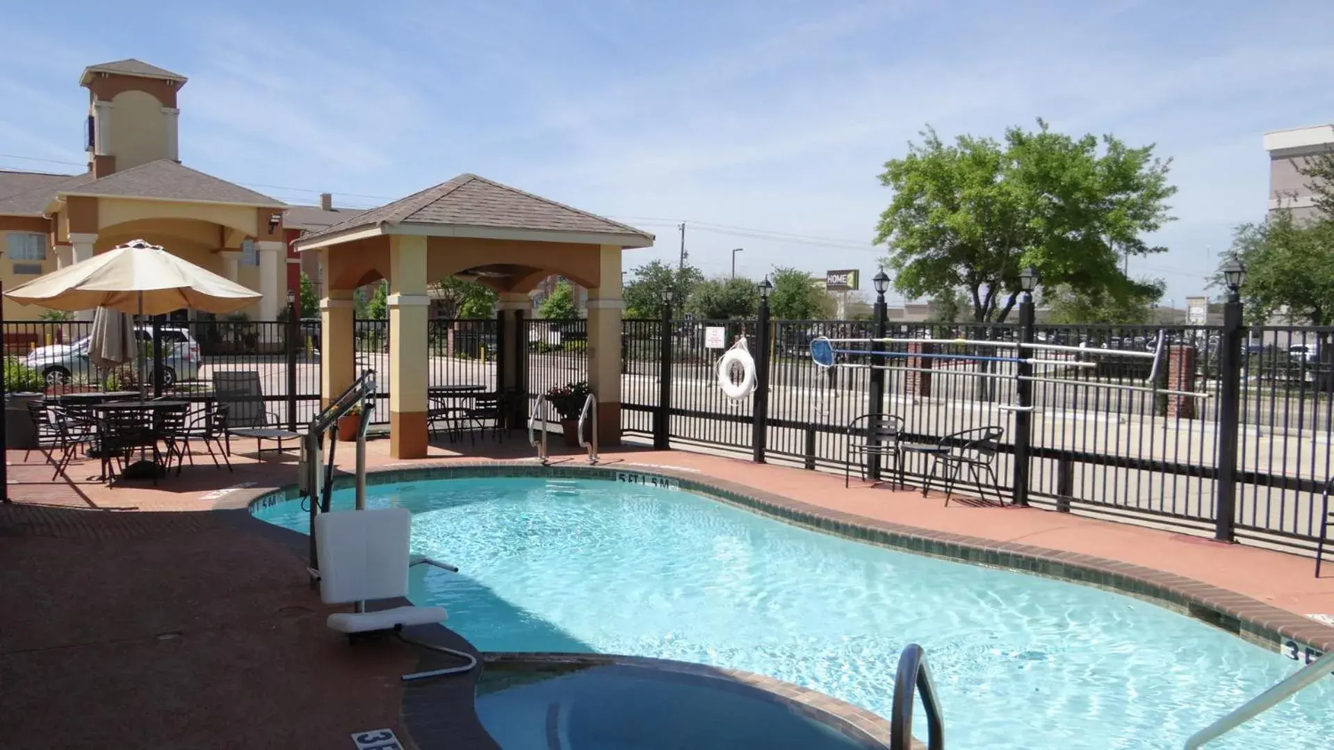 Pool view in Regency Inn & Suites - Baytown Pool view in Regency Inn & Suites - Baytown