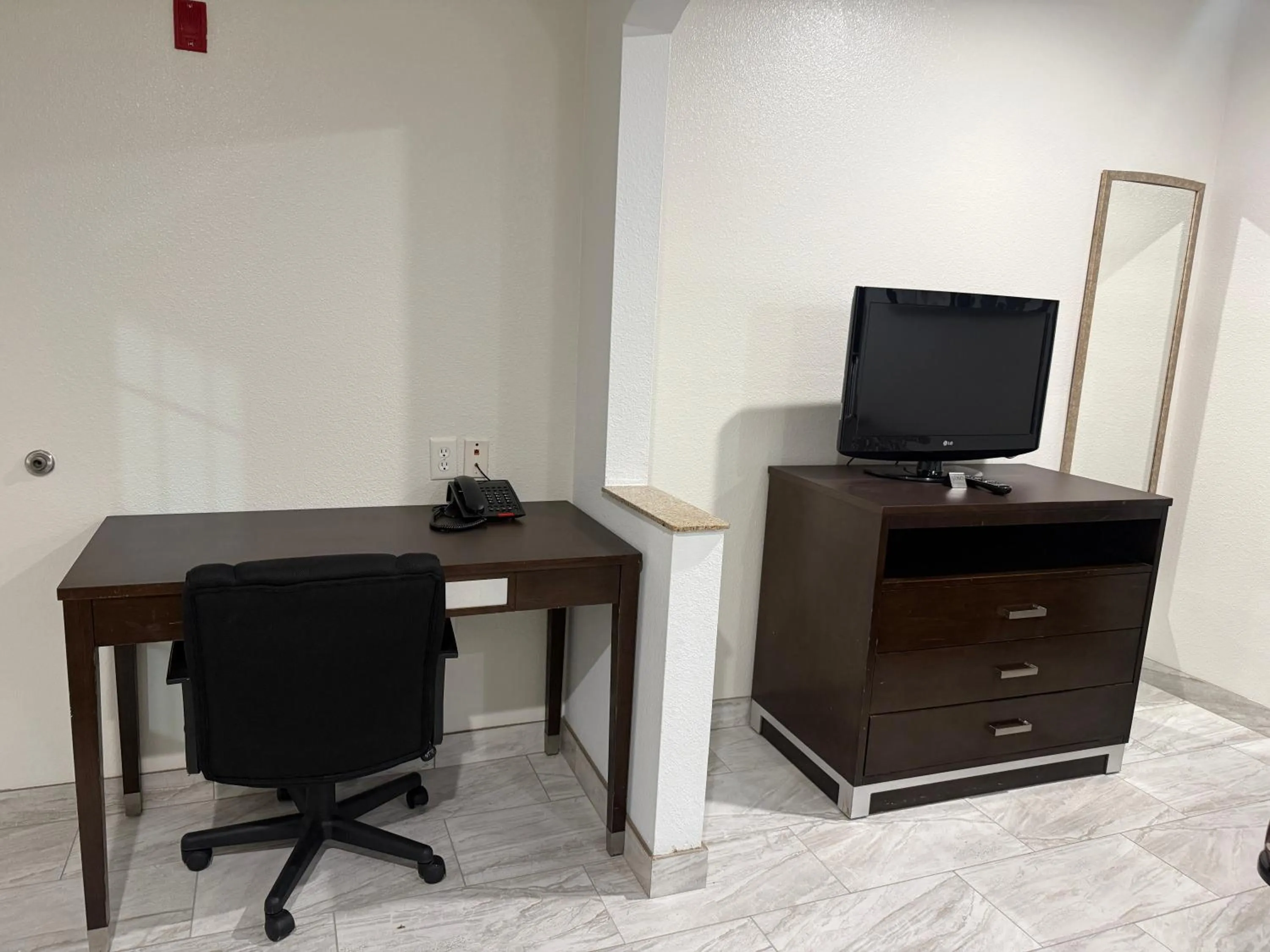 Regency Inn & Suites - Baytown