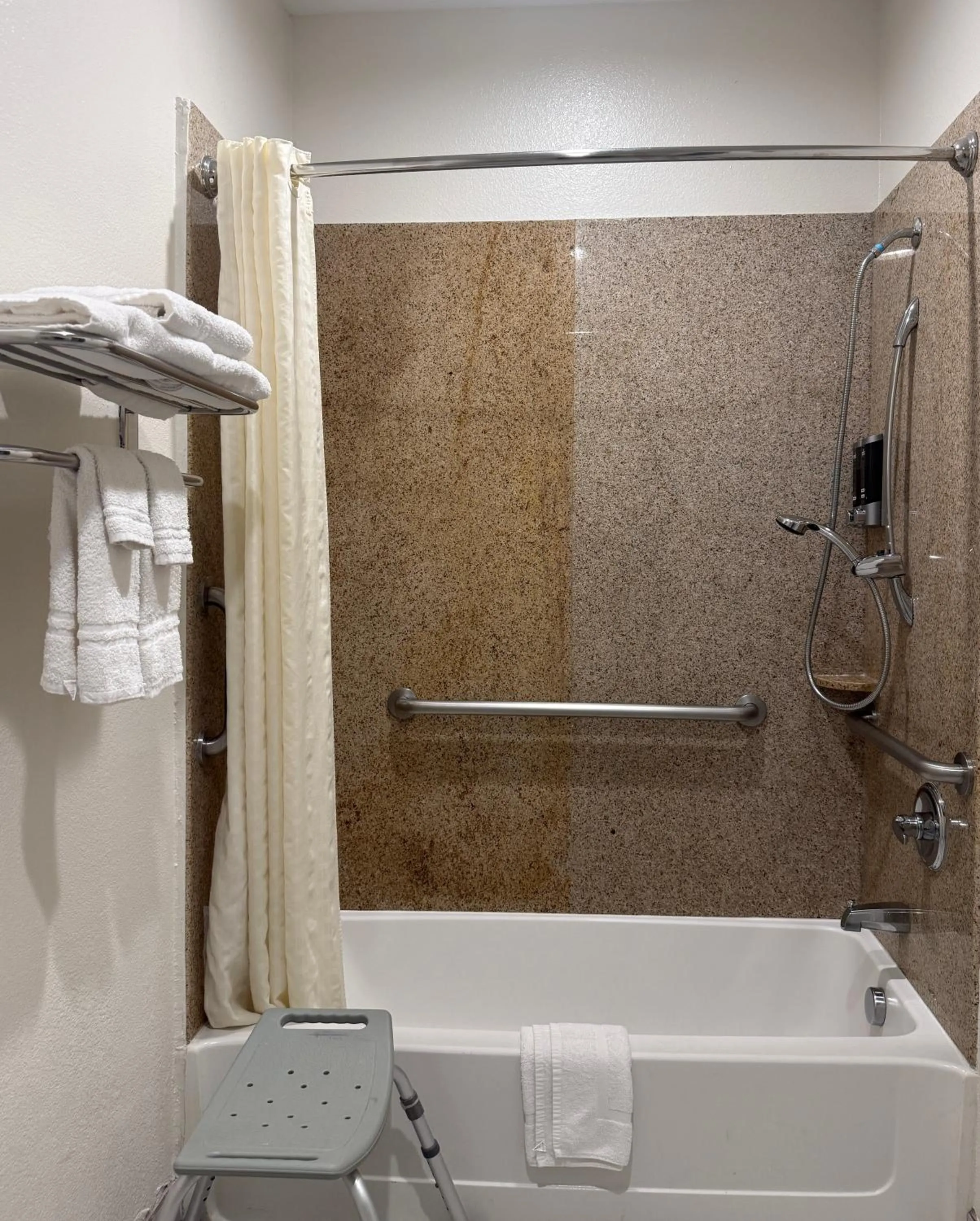 Regency Inn & Suites - Baytown