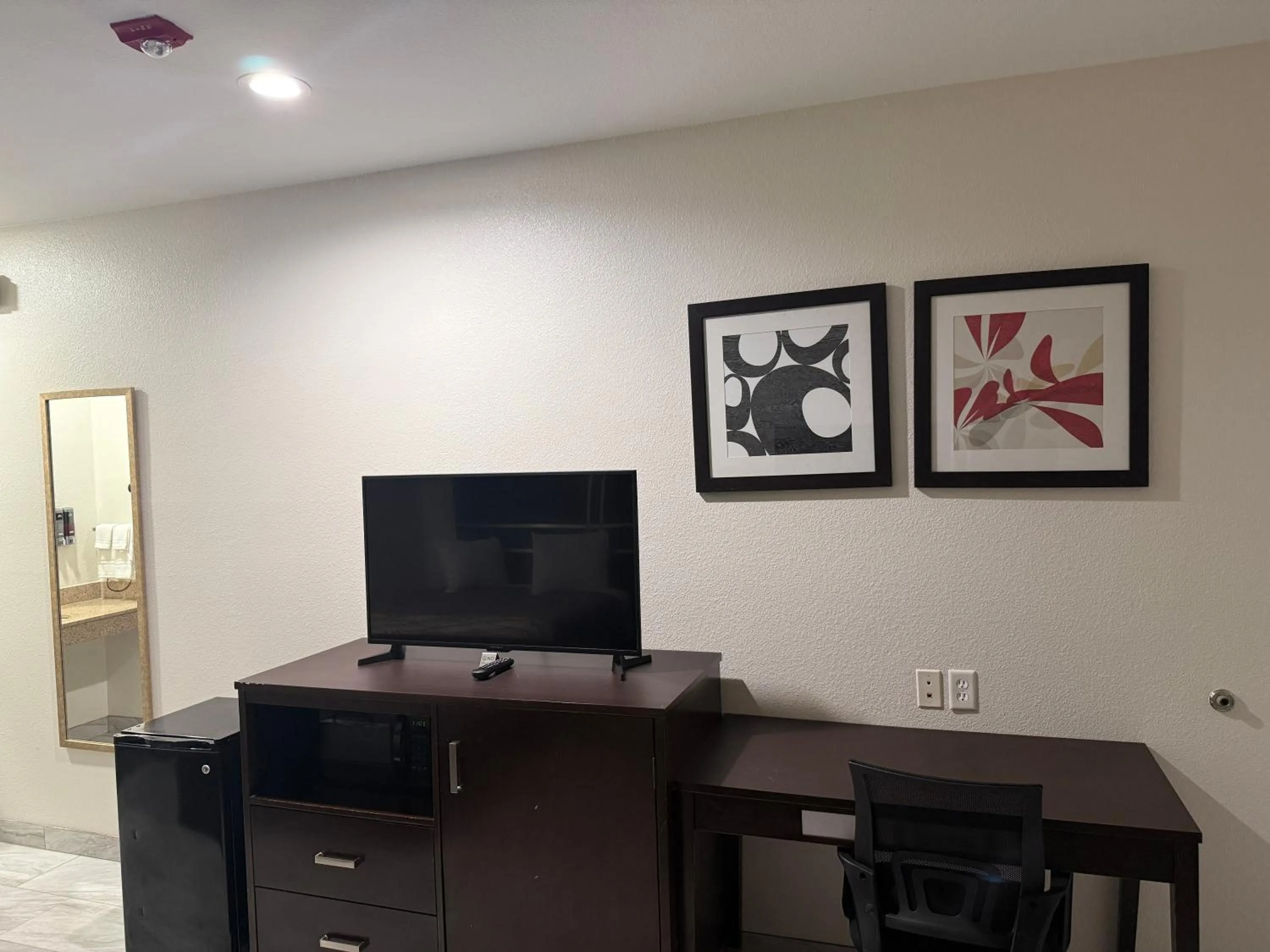 Regency Inn & Suites - Baytown