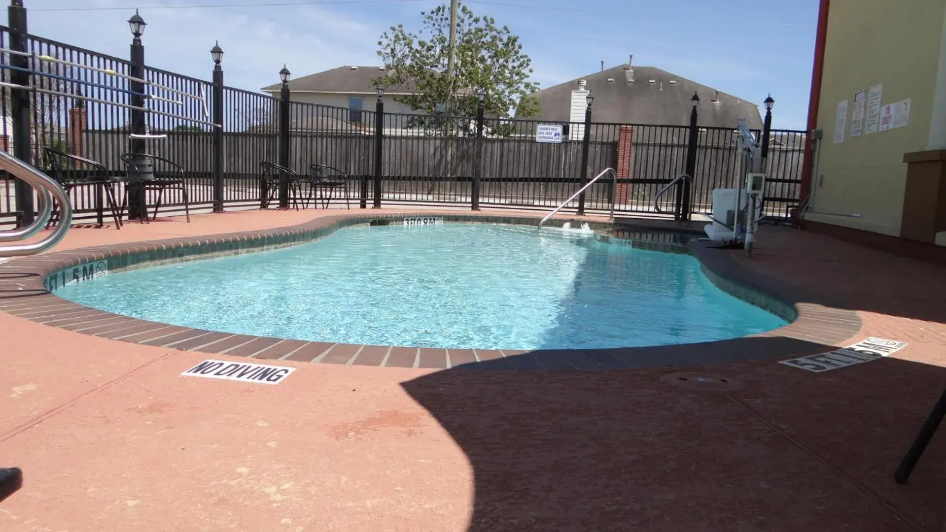 Swimming pool in Regency Inn & Suites - Baytown Swimming pool in Regency Inn & Suites - Baytown