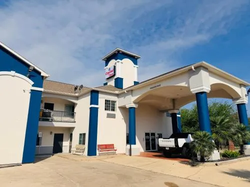 Regency Inn & Suites - Baytown