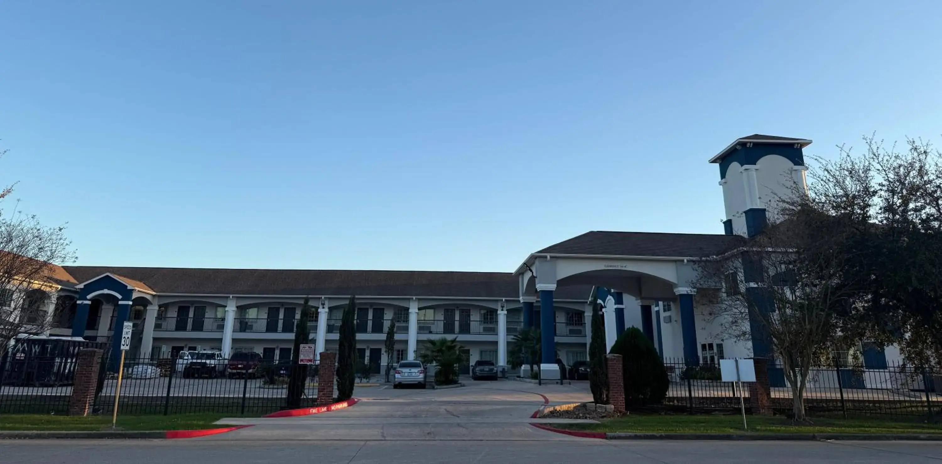 Property building in Regency Inn & Suites - Baytown Property building in Regency Inn & Suites - Baytown