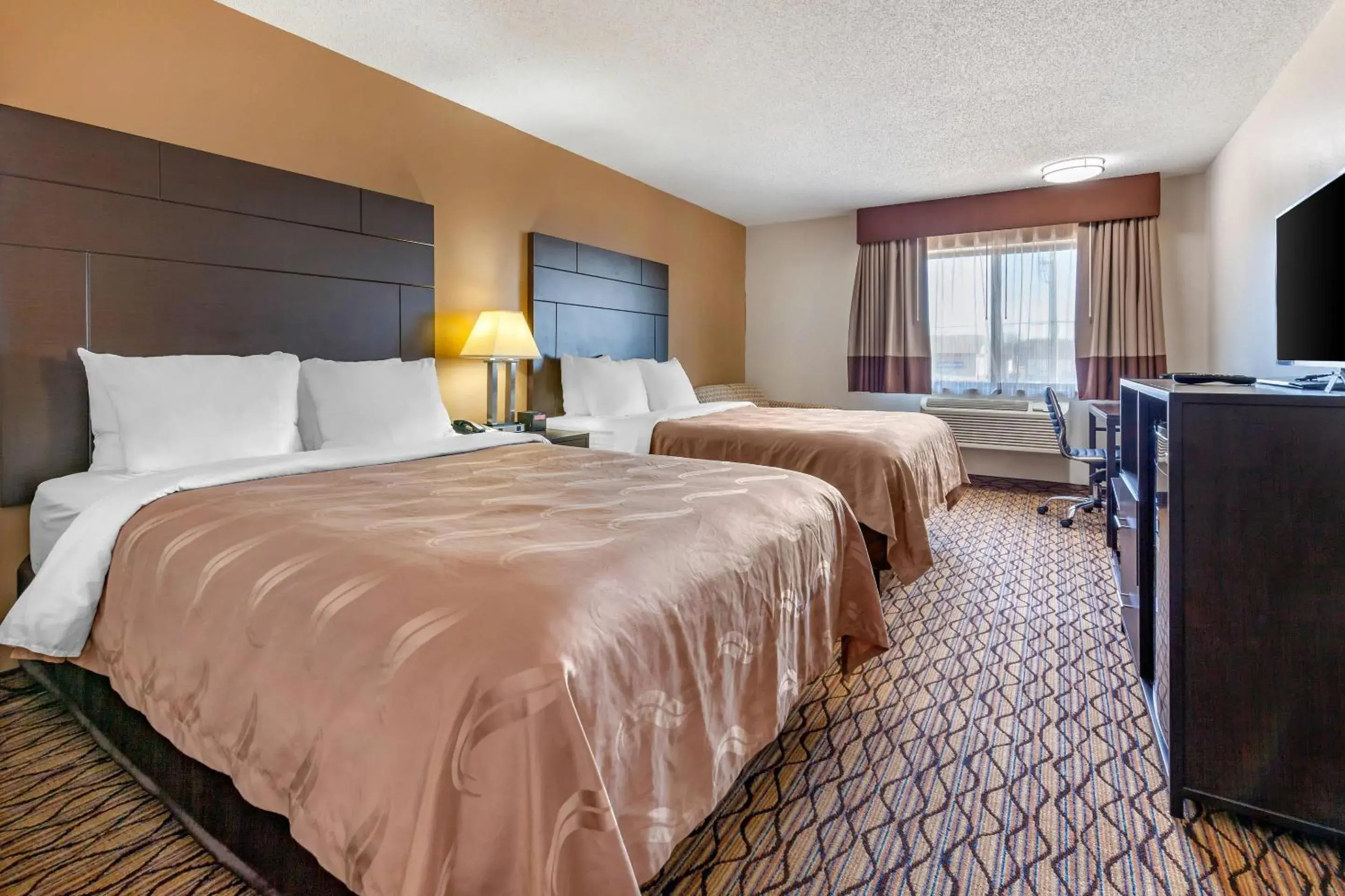 Bedroom, Bed in Quality Inn New London Bedroom, Bed in Quality Inn New London