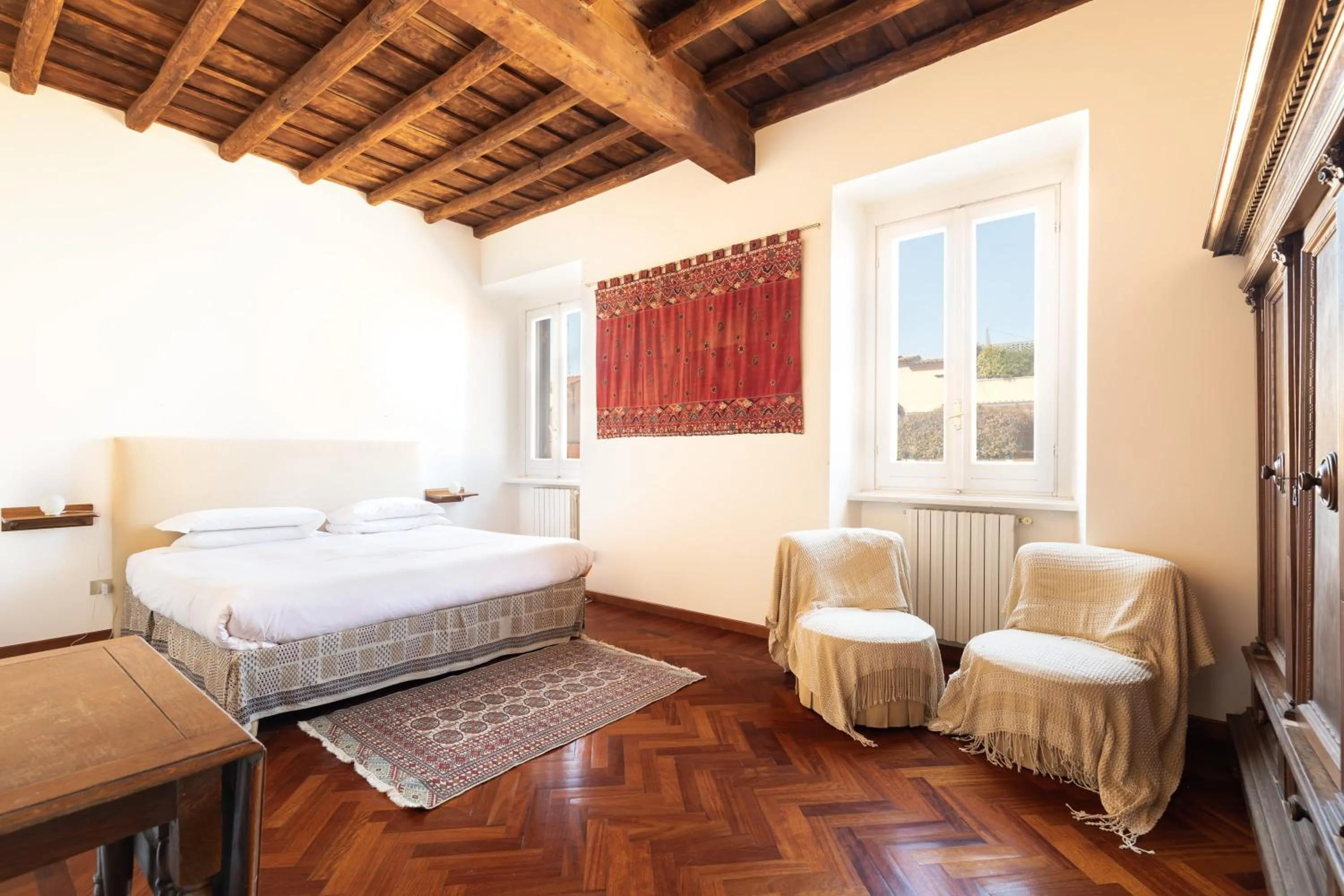 Trevi Comfortable Apartment with Terrace | Romeloft