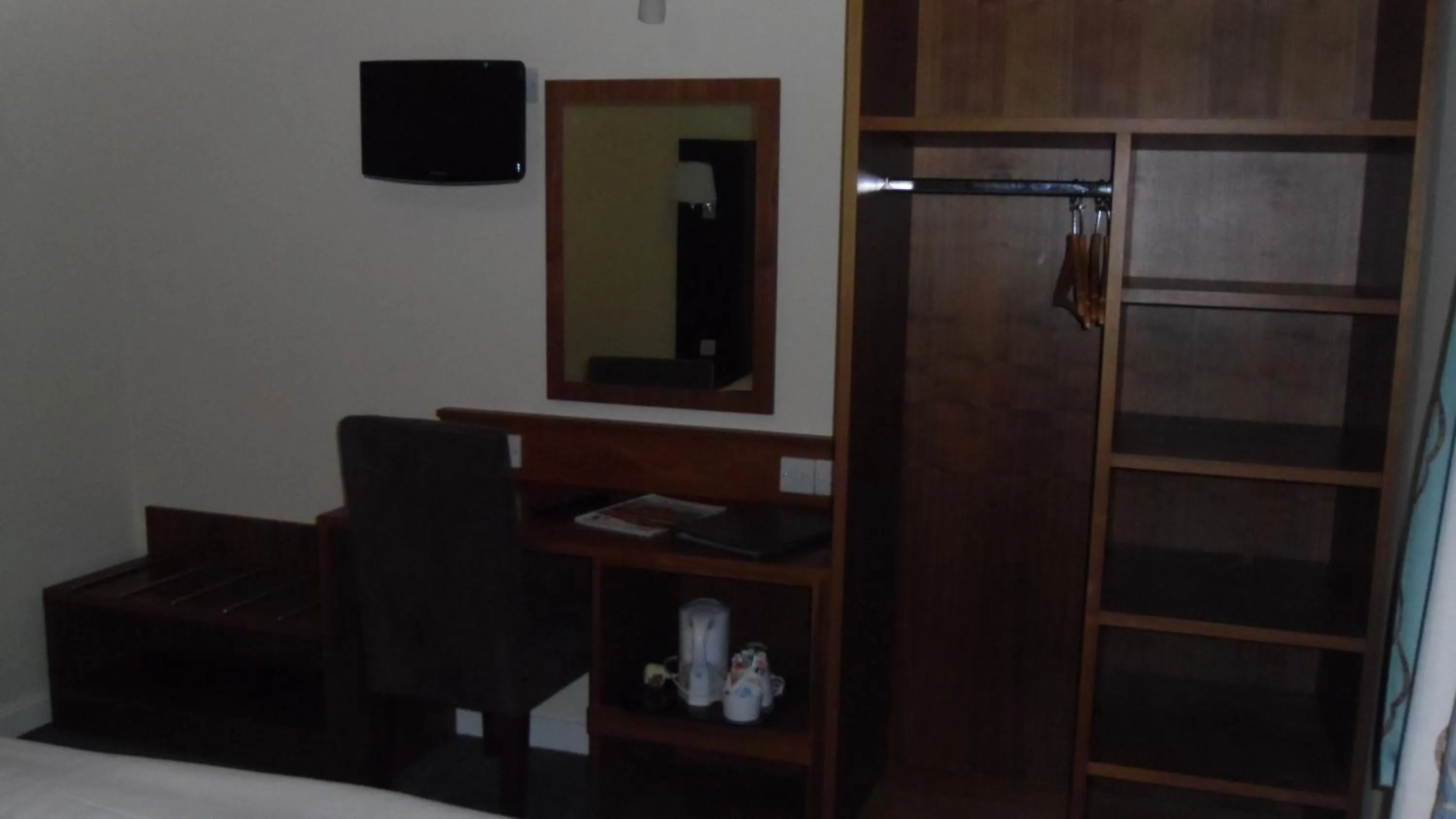 wardrobe in Eyesleepover