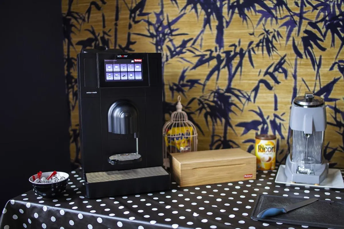 Coffee/tea facilities in Cit'Hotel B Hotel Brasserie