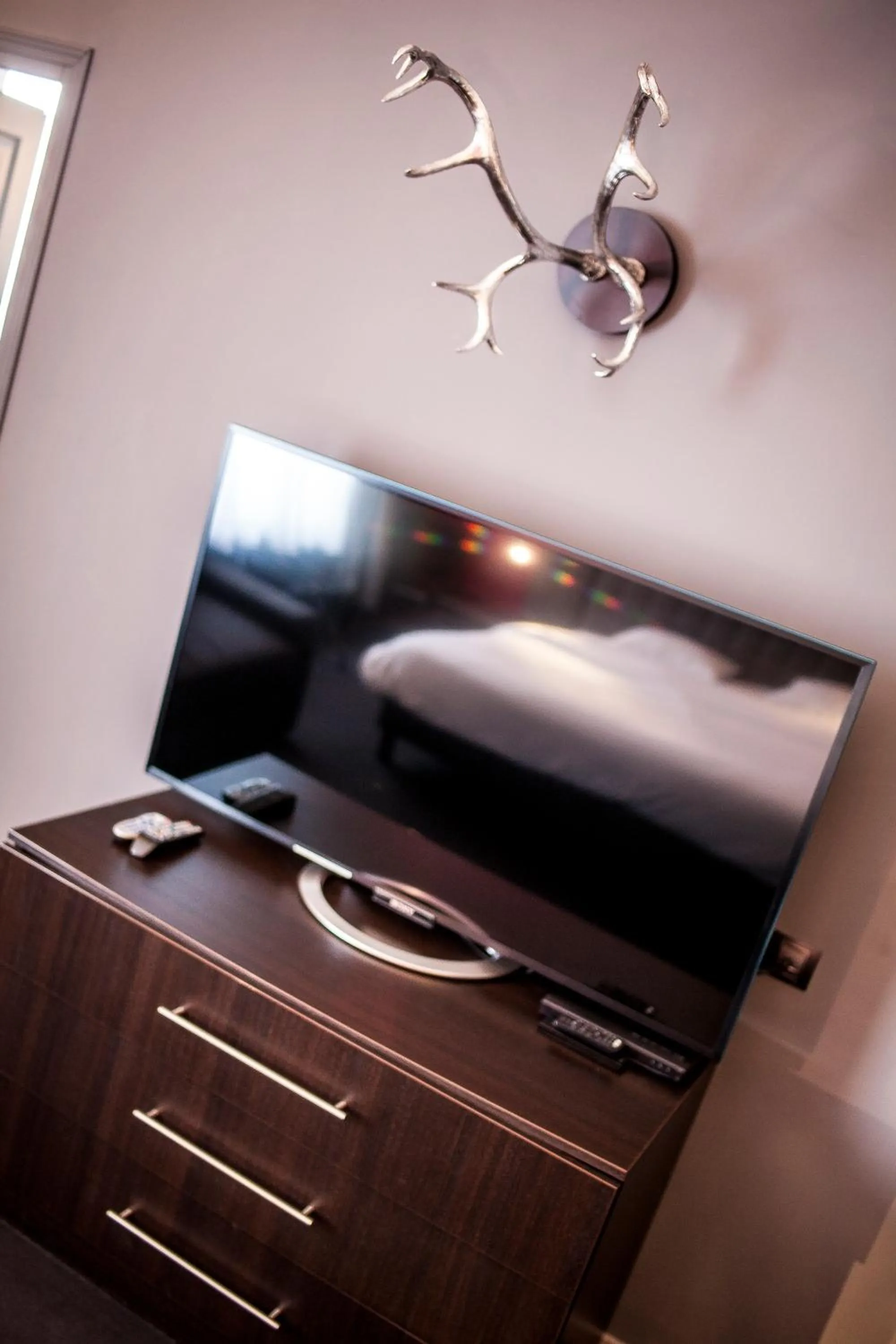 TV and multimedia in Cit'Hotel B Hotel Brasserie