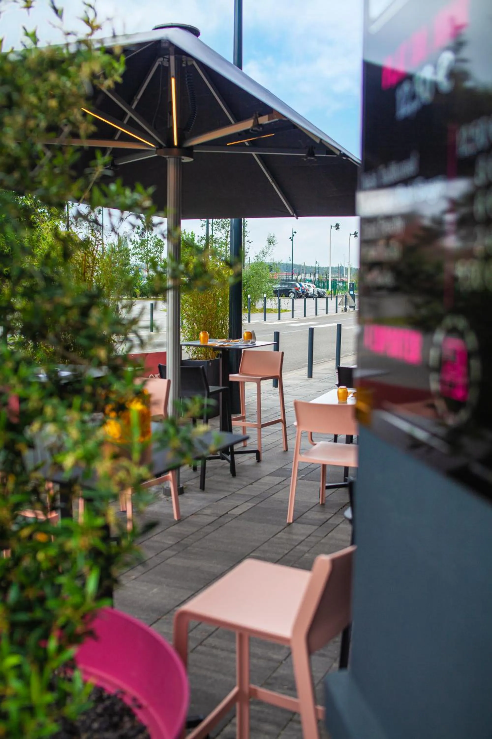 Patio in Cit'Hotel B Hotel Brasserie