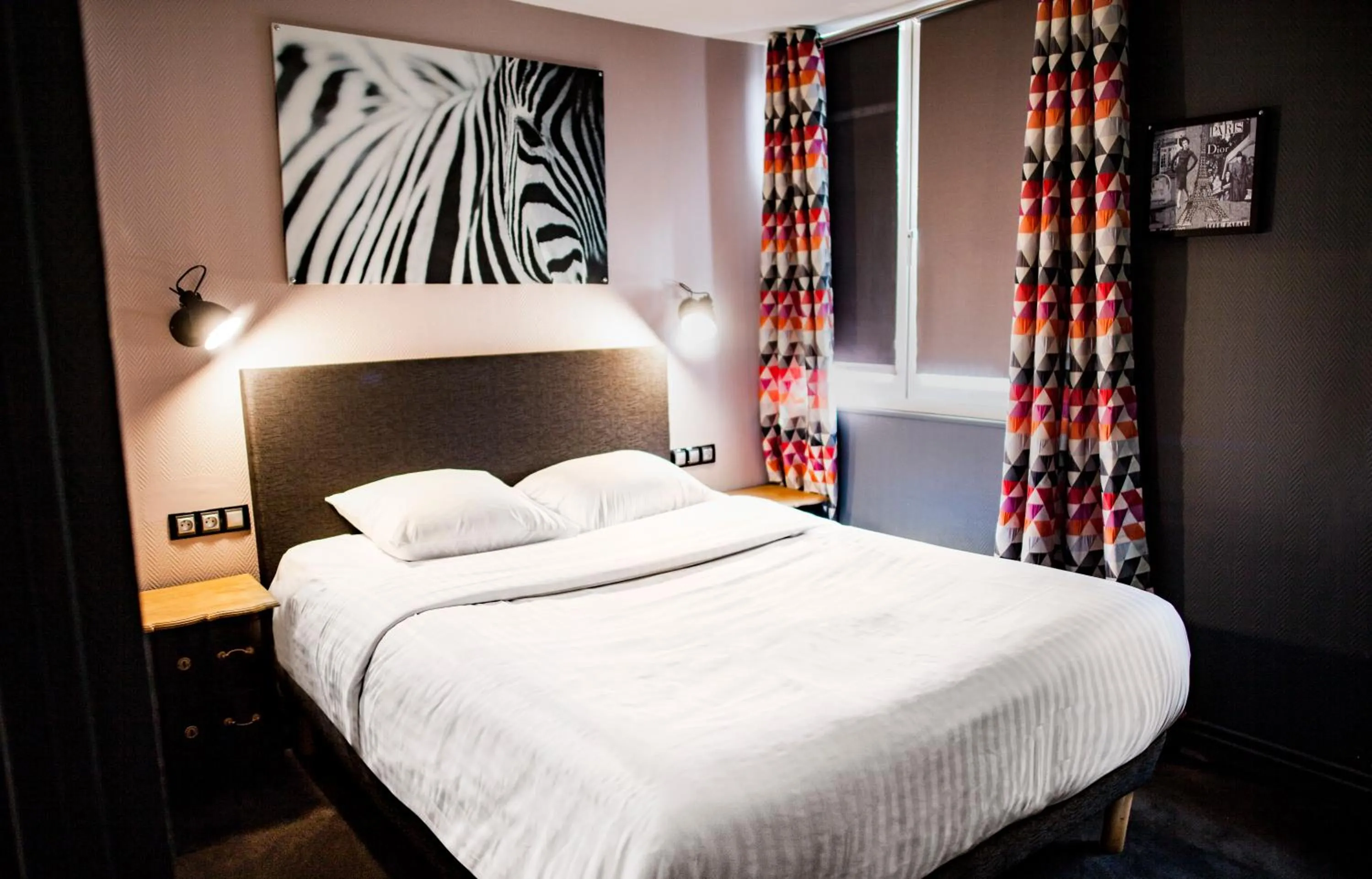 TV and multimedia, Bed in Cit'Hotel B Hotel Brasserie