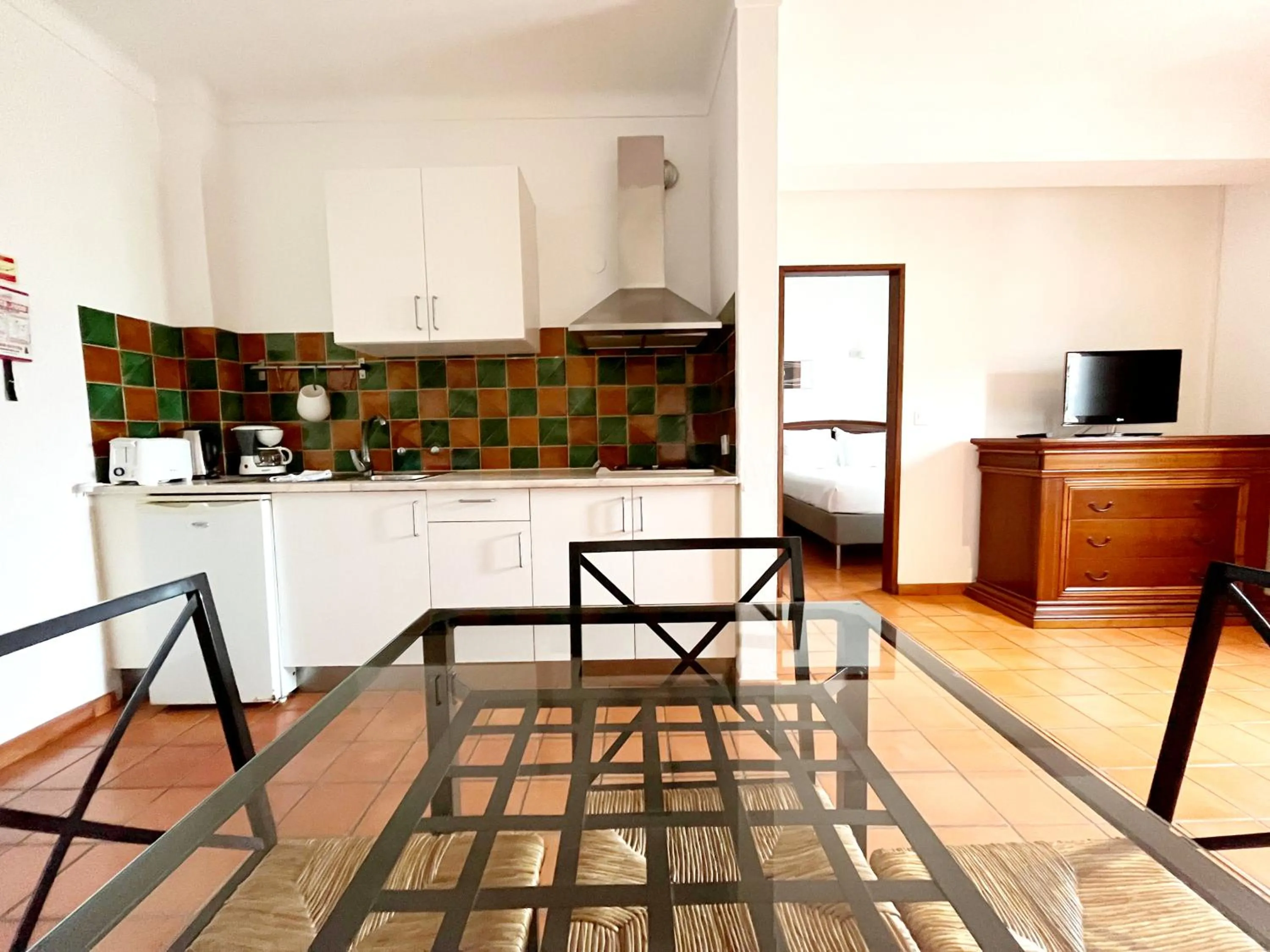 Kitchen or kitchenette in Apartamentos da Vila - Duna Parque Resorts & Hotels