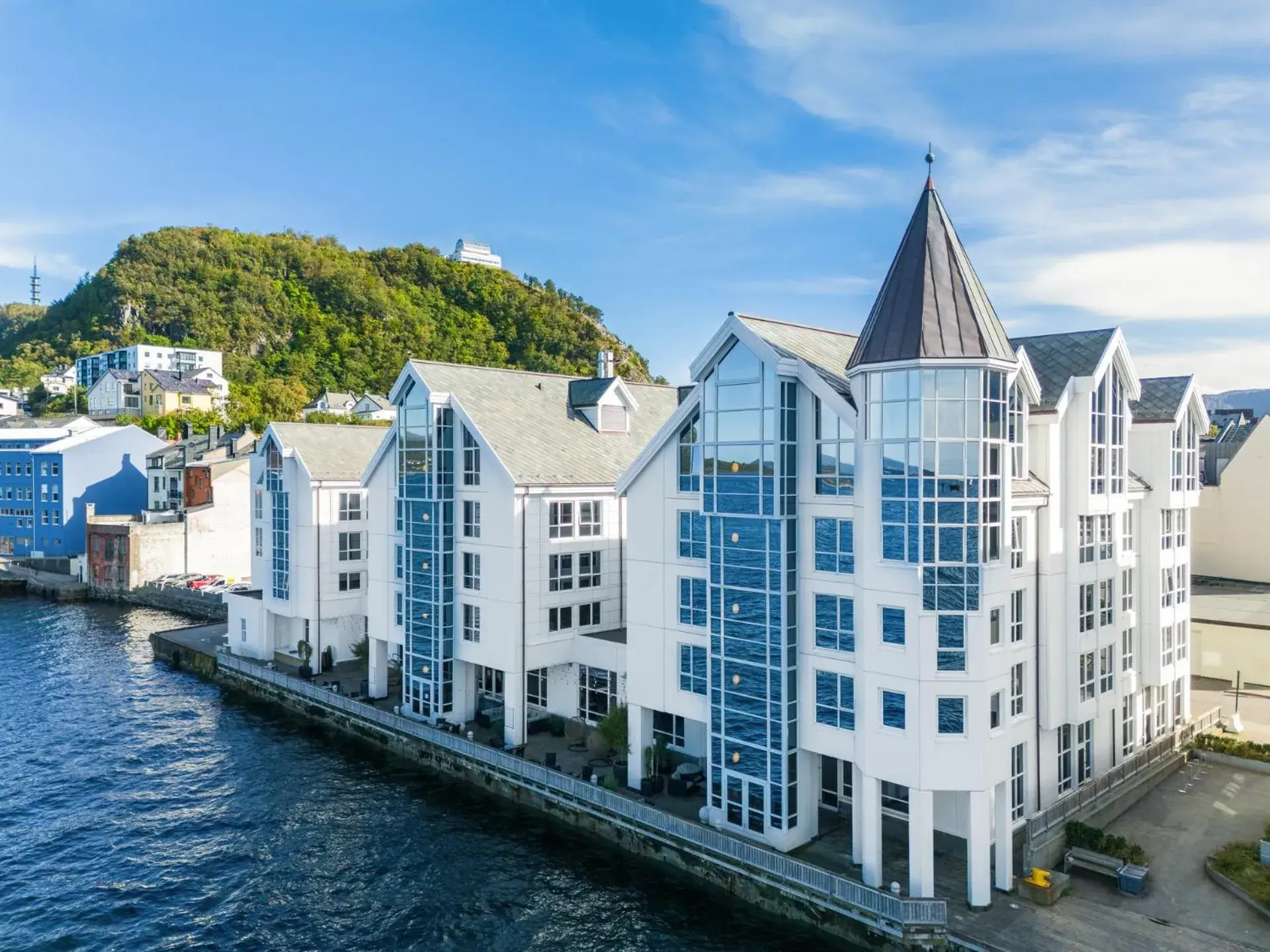 Facade/entrance in Quality Hotel Ålesund Facade/entrance in Quality Hotel Ålesund