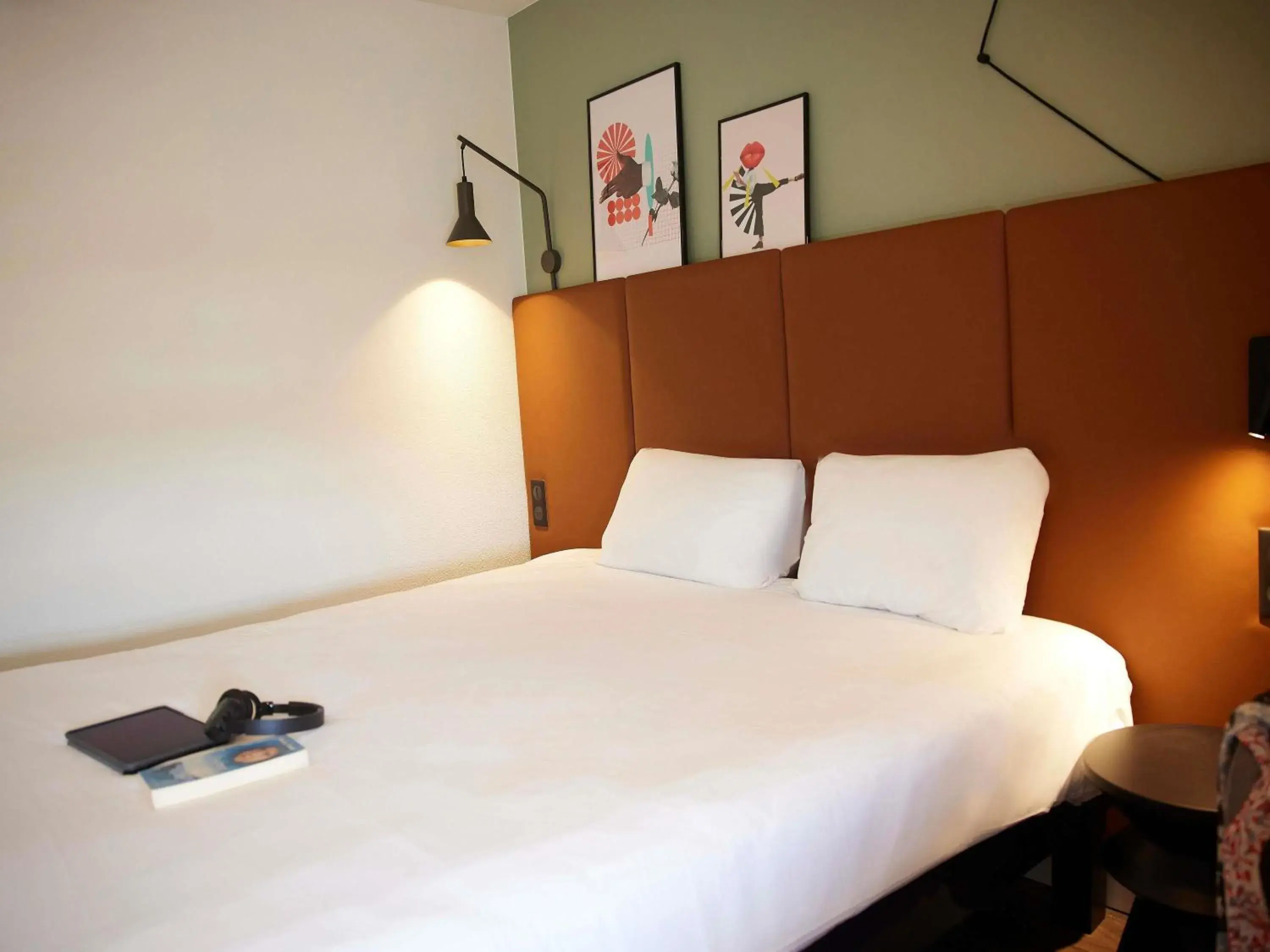 Bedroom, Bed in ibis Chalon Sur Saone Nord Bedroom, Bed in ibis Chalon Sur Saone Nord