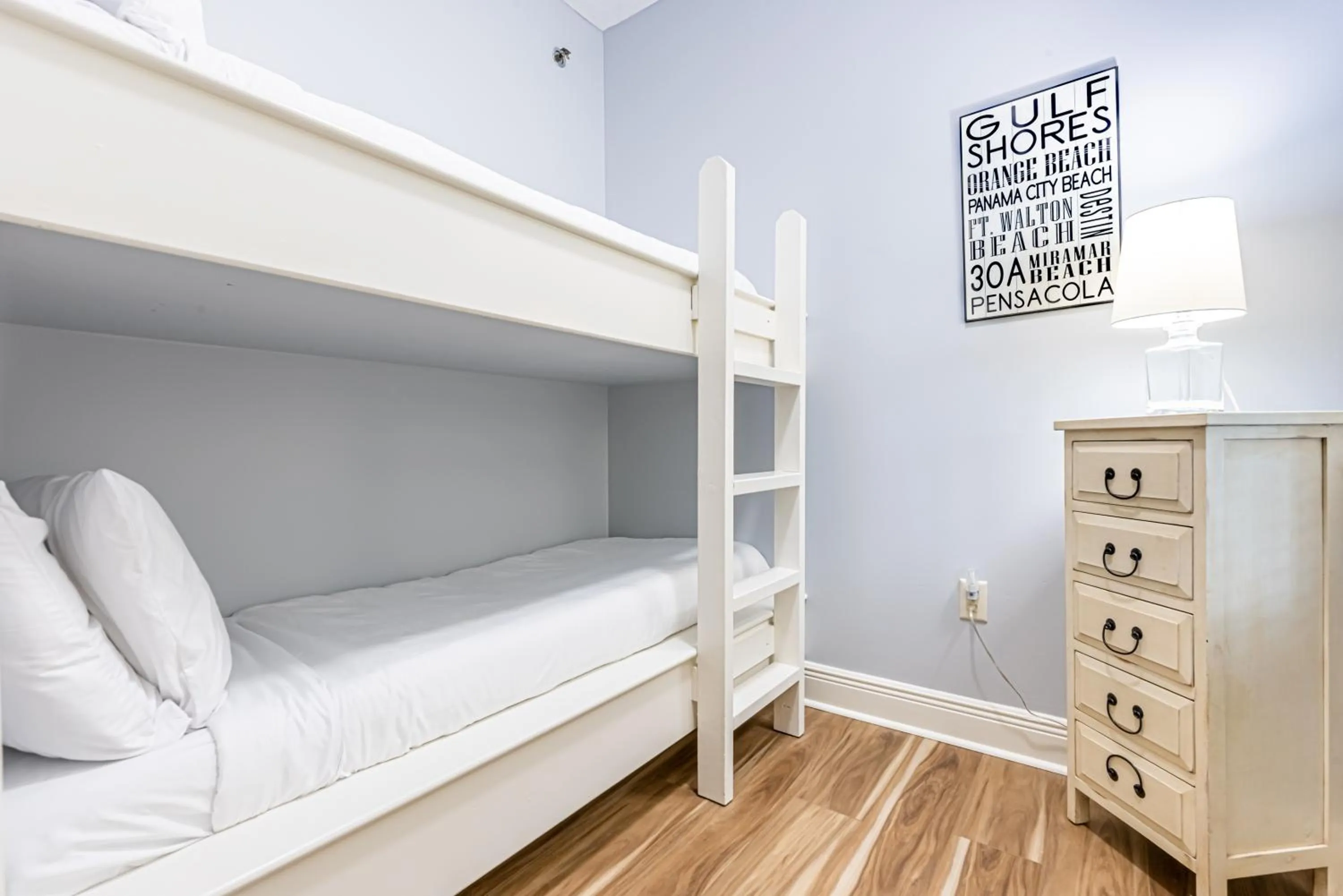 Bed in Ariel Dunes II 109