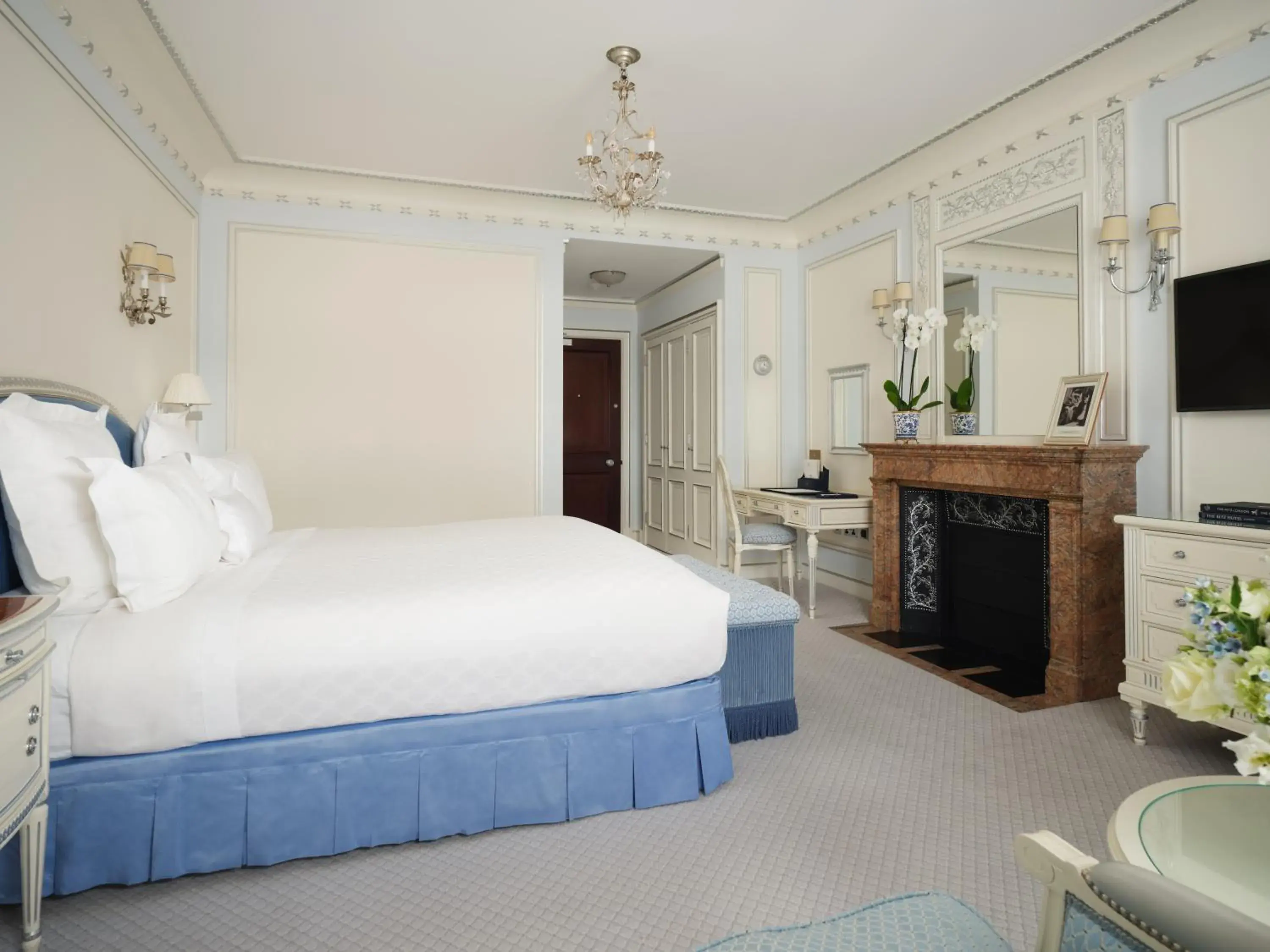 Bedroom, Bed in The Ritz London Bedroom, Bed in The Ritz London