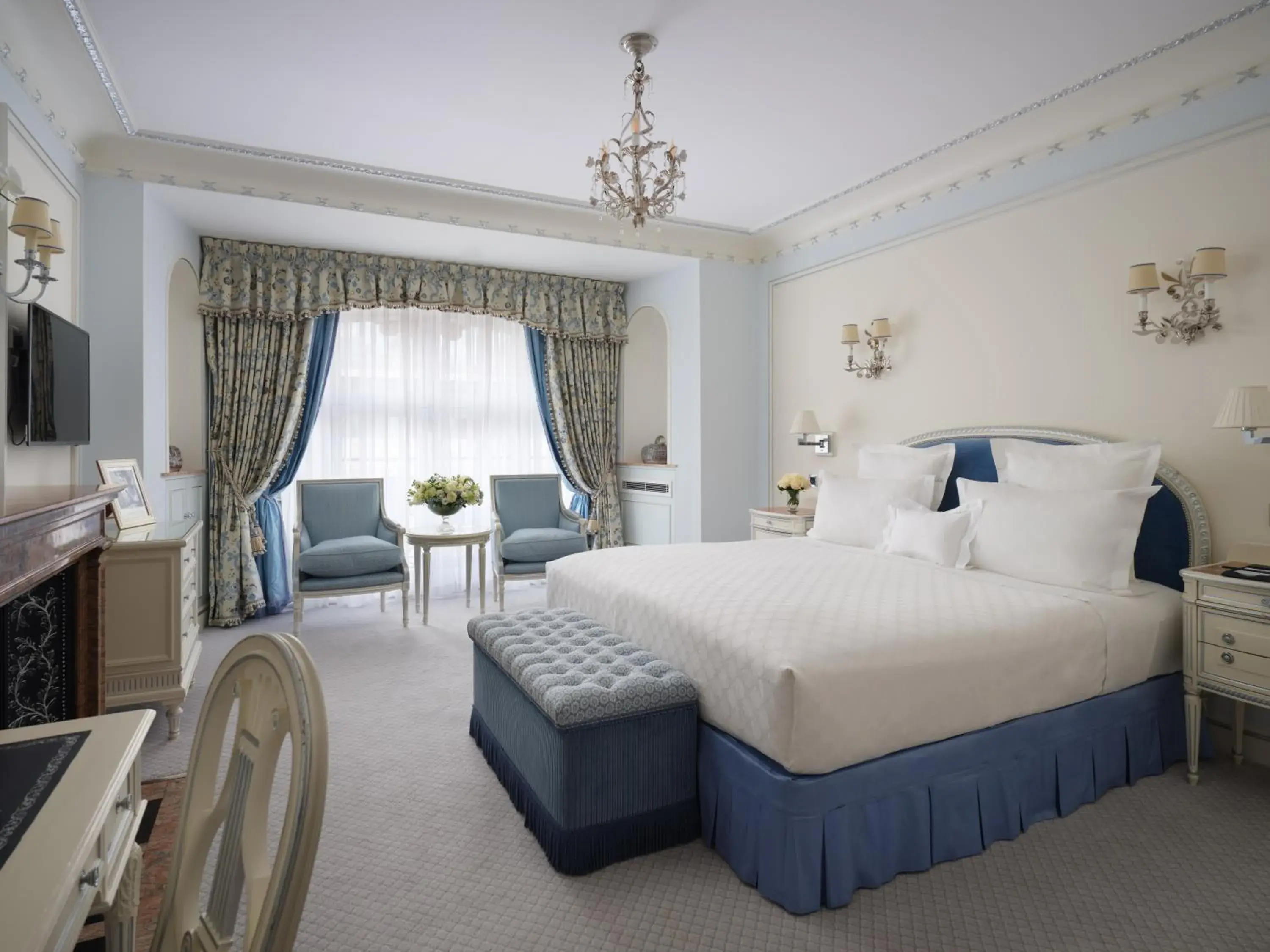 Bedroom, Bed in The Ritz London Bedroom, Bed in The Ritz London