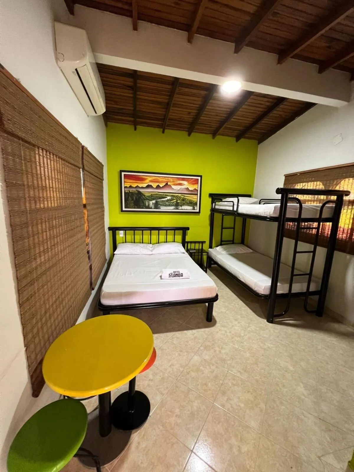 Photo of the whole room in Hotel Manoa