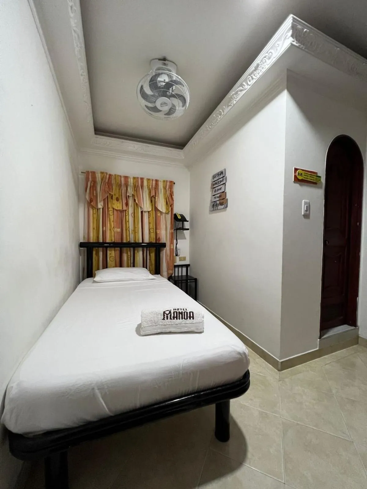 Photo of the whole room in Hotel Manoa