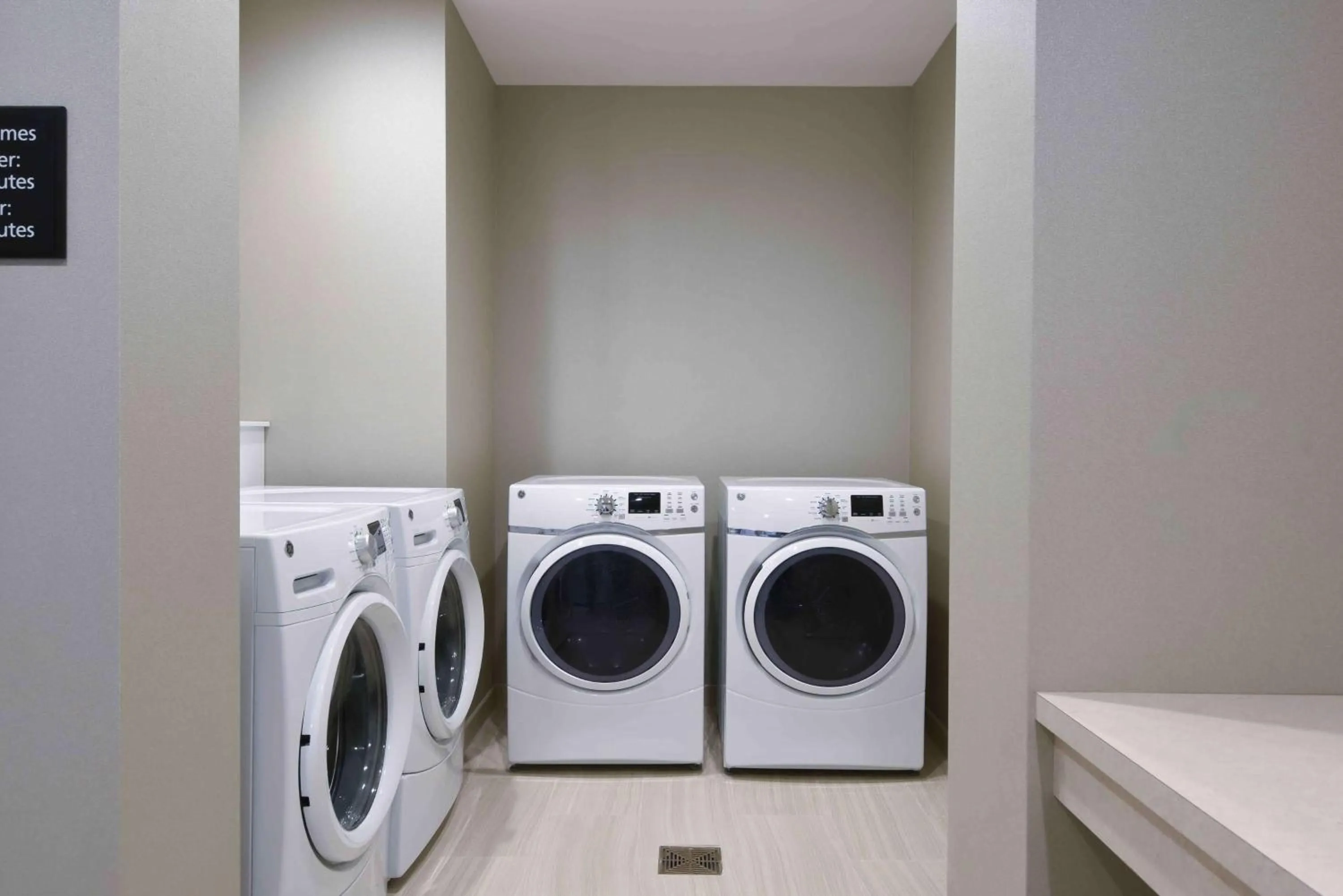 Property building in Hampton Inn & Suites Tallahassee Capitol-University