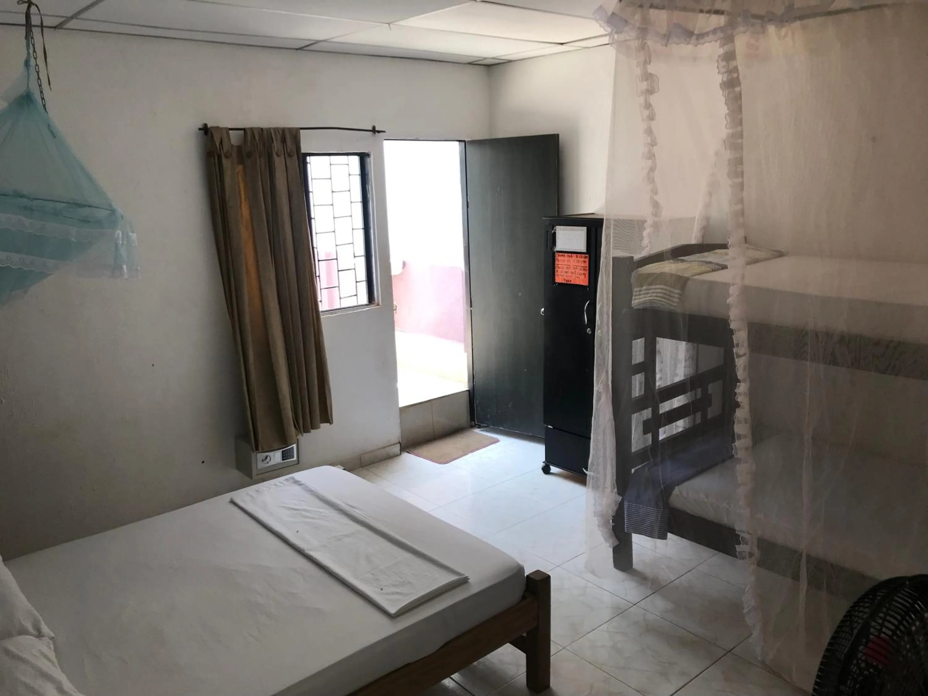 Economy Double Room - single occupancy in Palomino Hostel