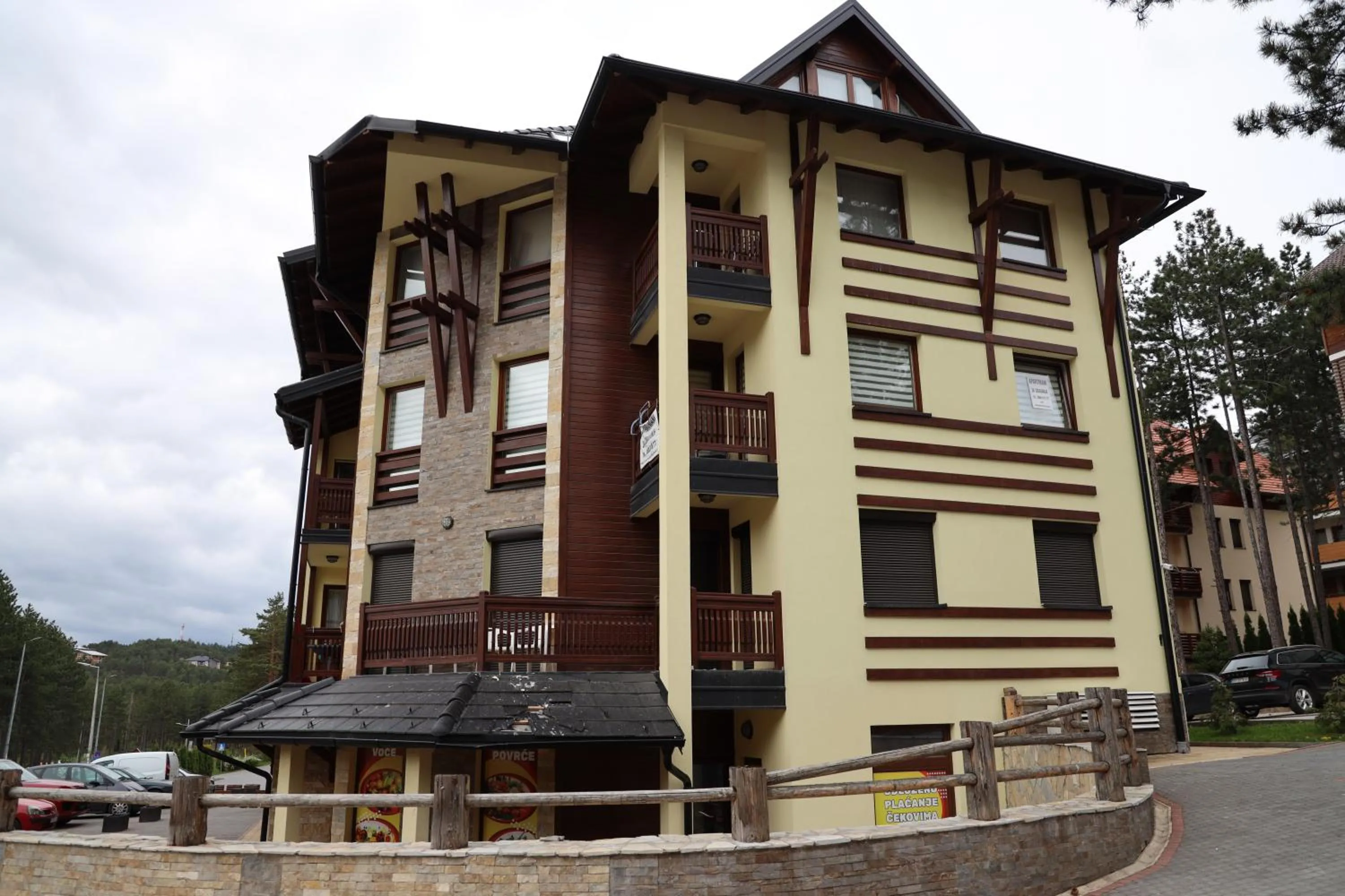Property building in Apartman Svetogorska