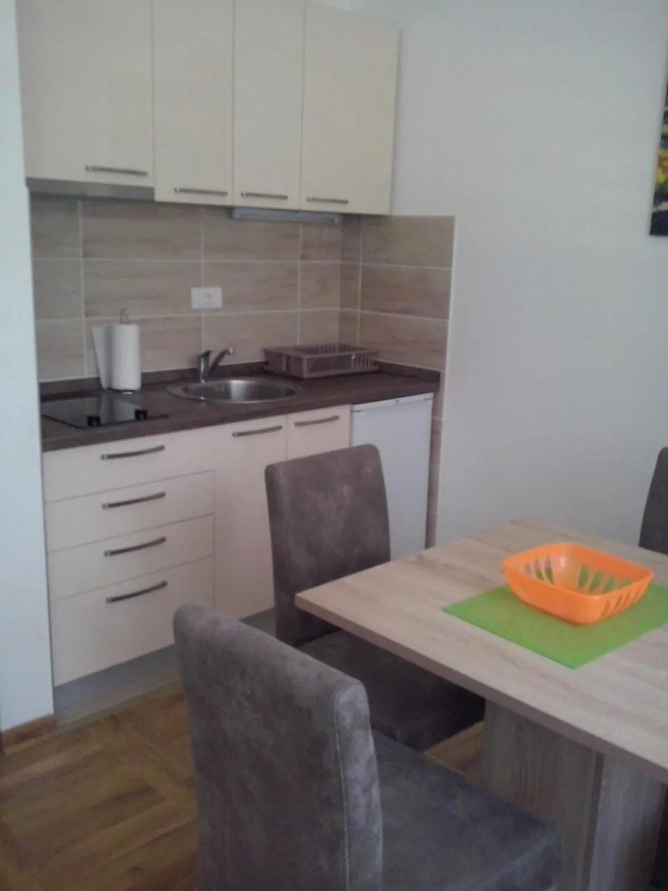 Kitchen or kitchenette in Apartman Svetogorska
