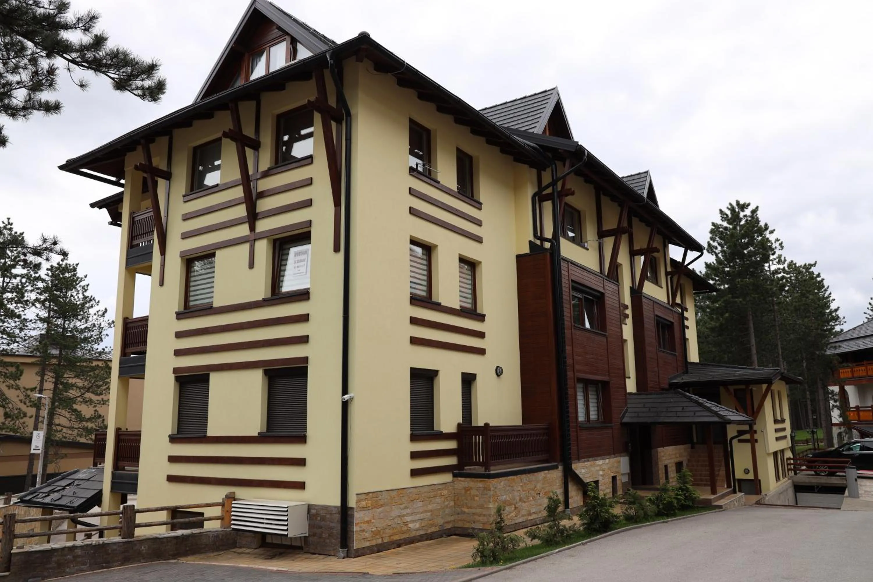 Property building in Apartman Svetogorska