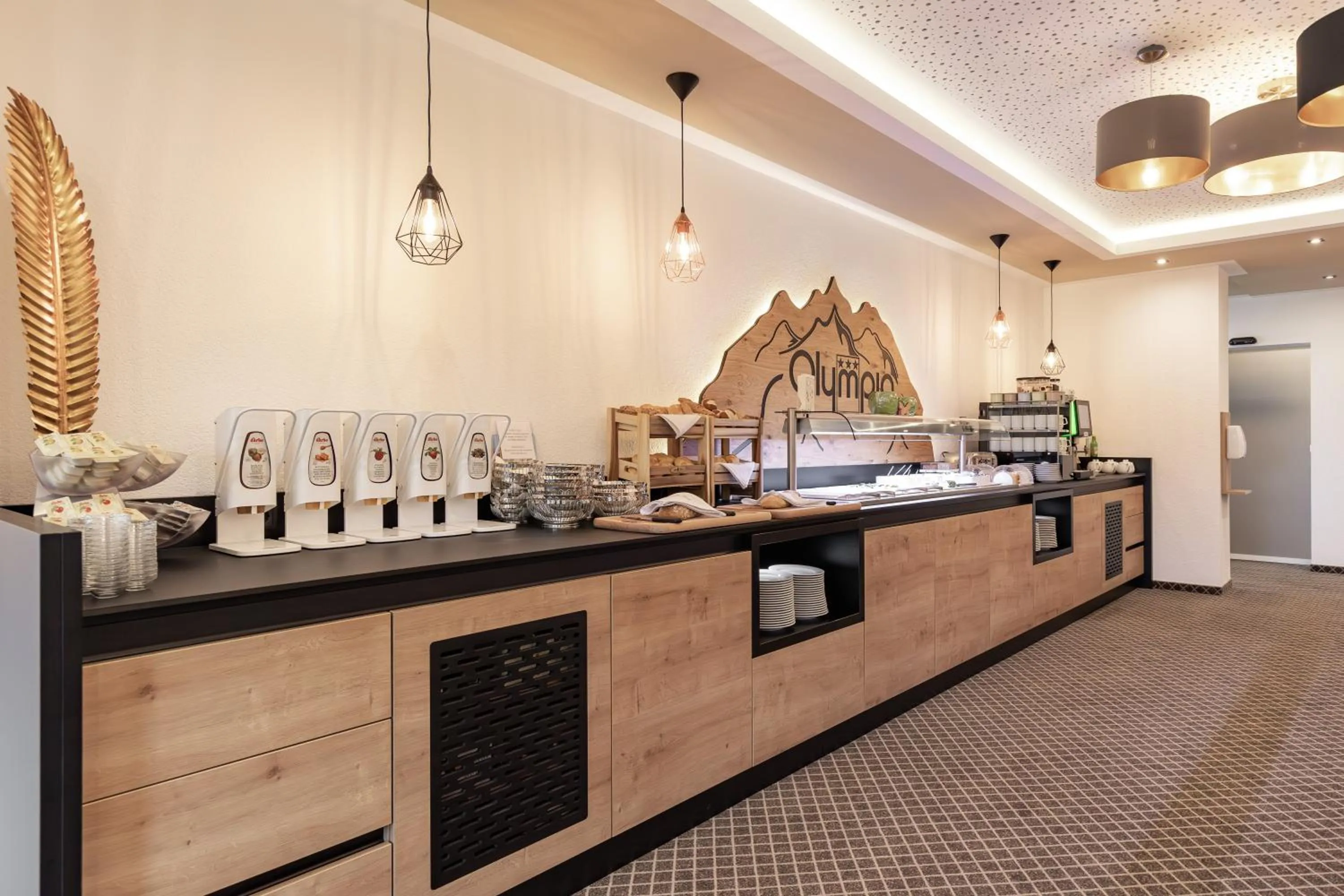 Breakfast in Das Aparthotel Olympia Tirol