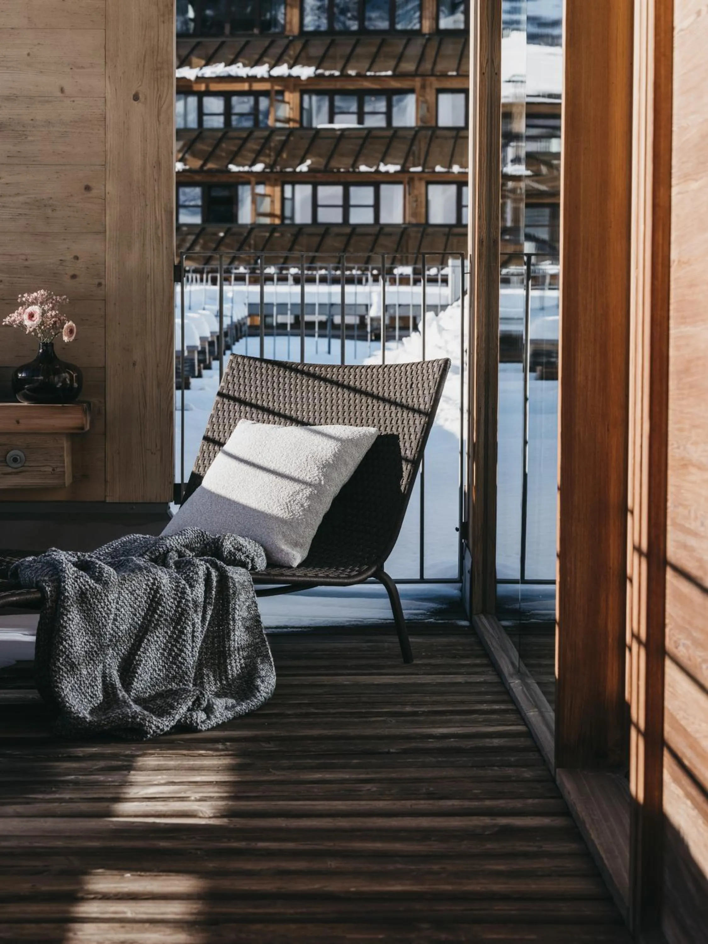 Day in The Crystal VAYA Unique