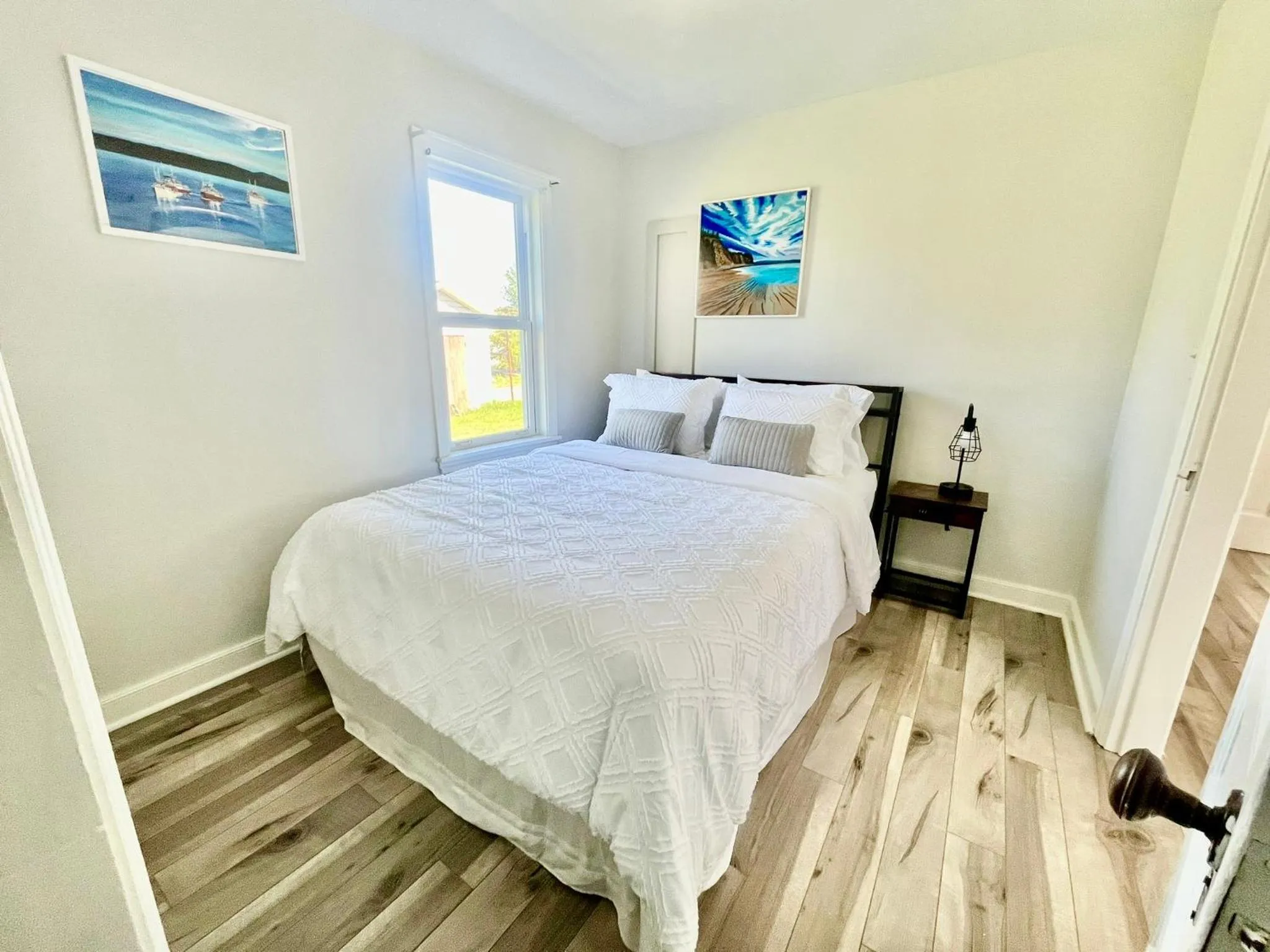 Bed in Alma Shore Lane Suites & Cottages