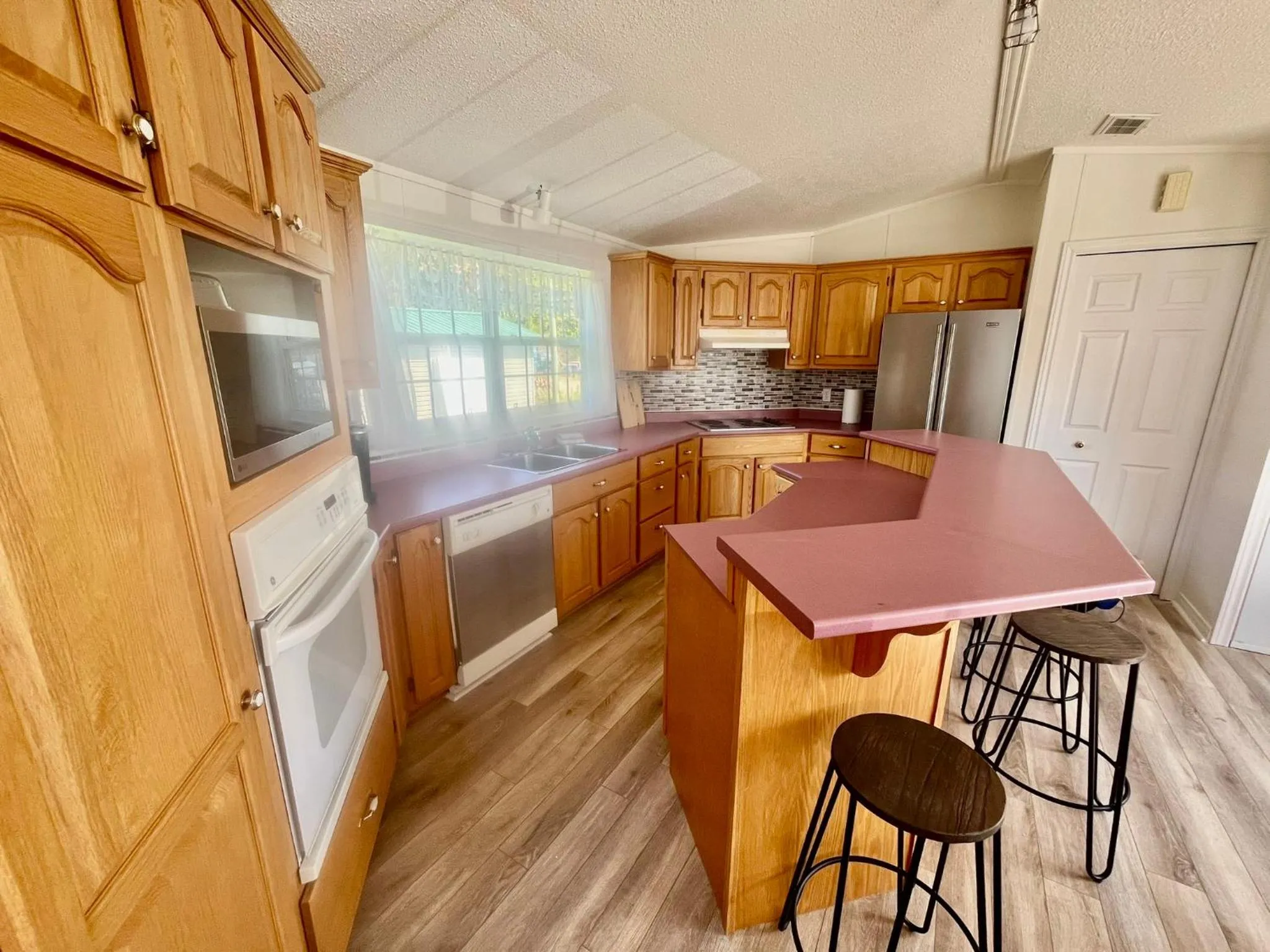 Alma Shore Lane Suites & Cottages