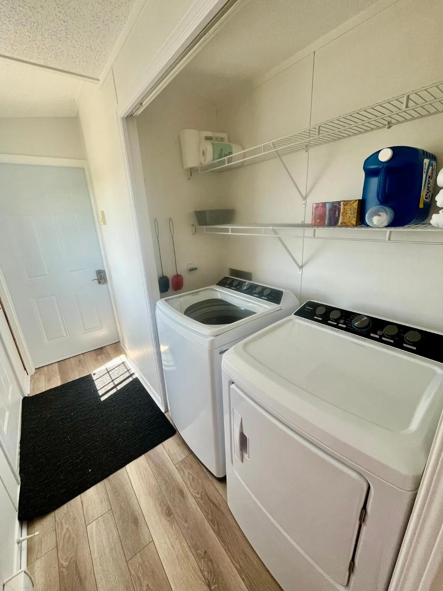 Alma Shore Lane Suites & Cottages