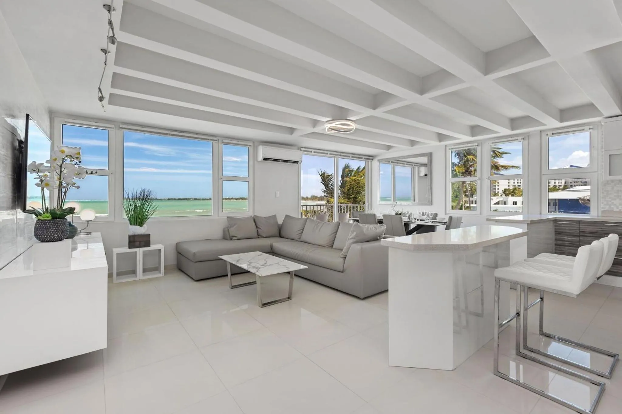 Amapola SeaSide Beach Front Apartment