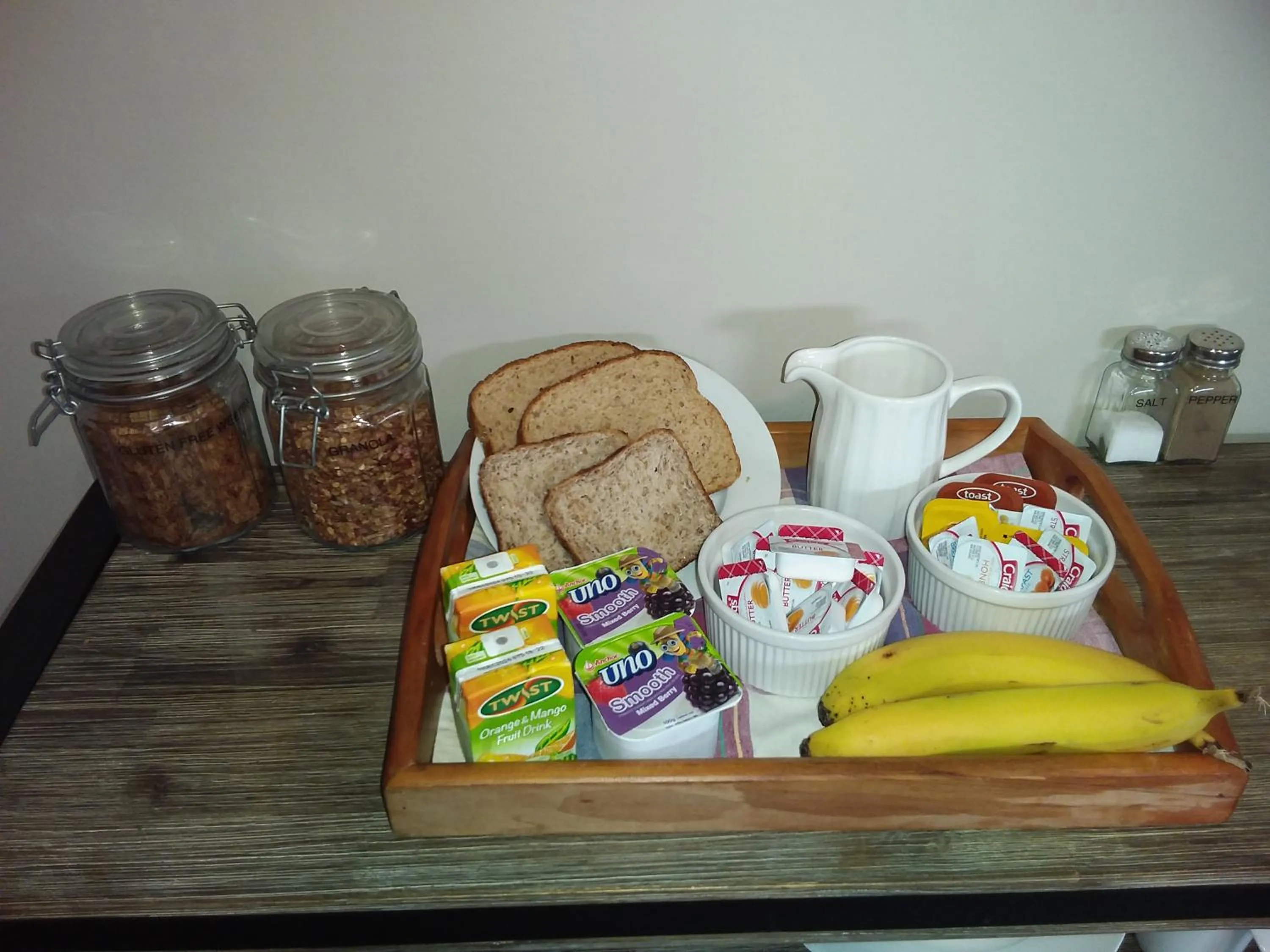 Breakfast in Chris and Dave's B & B