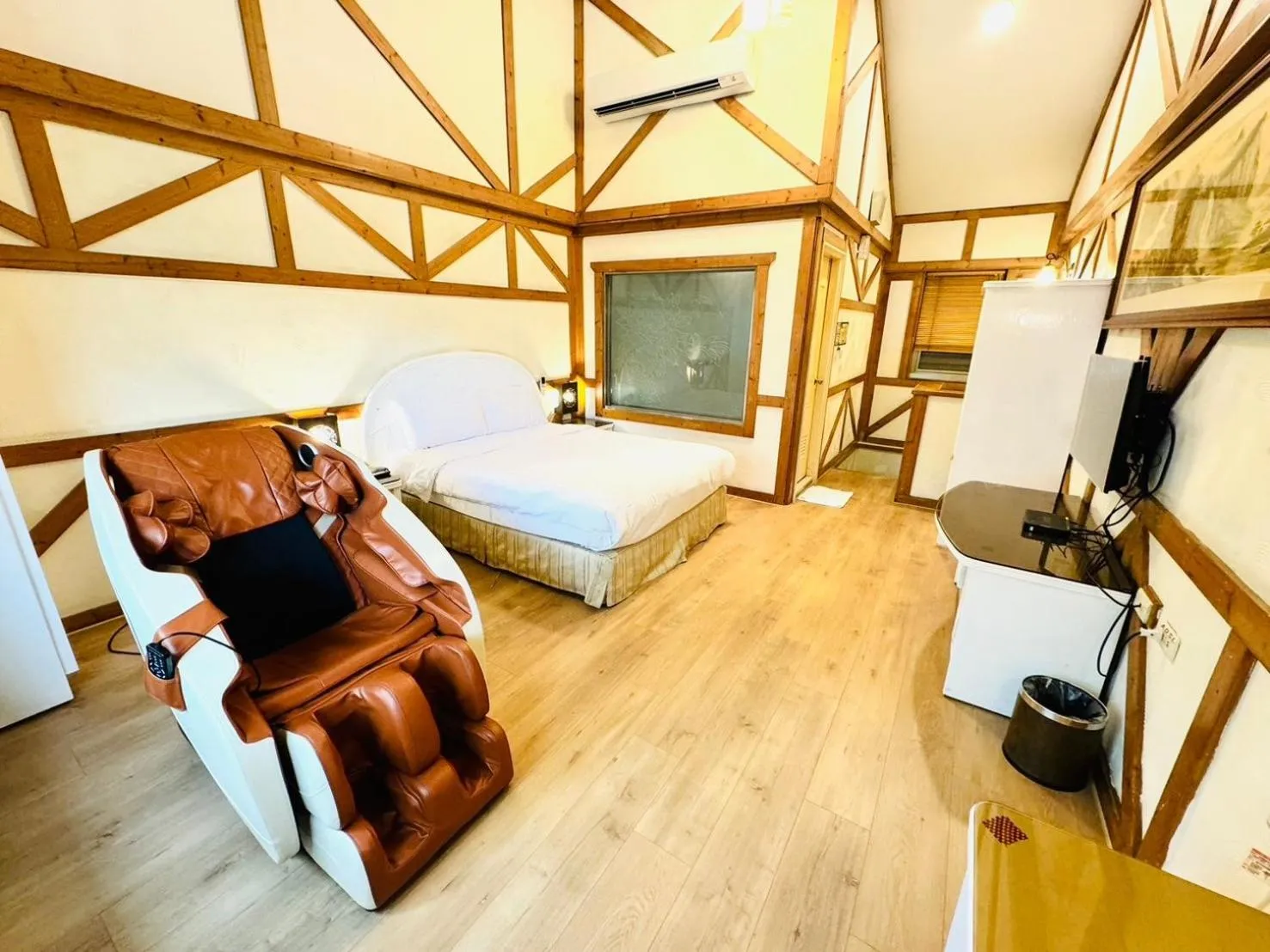 Photo of the whole room, Bed in Ivy Motel