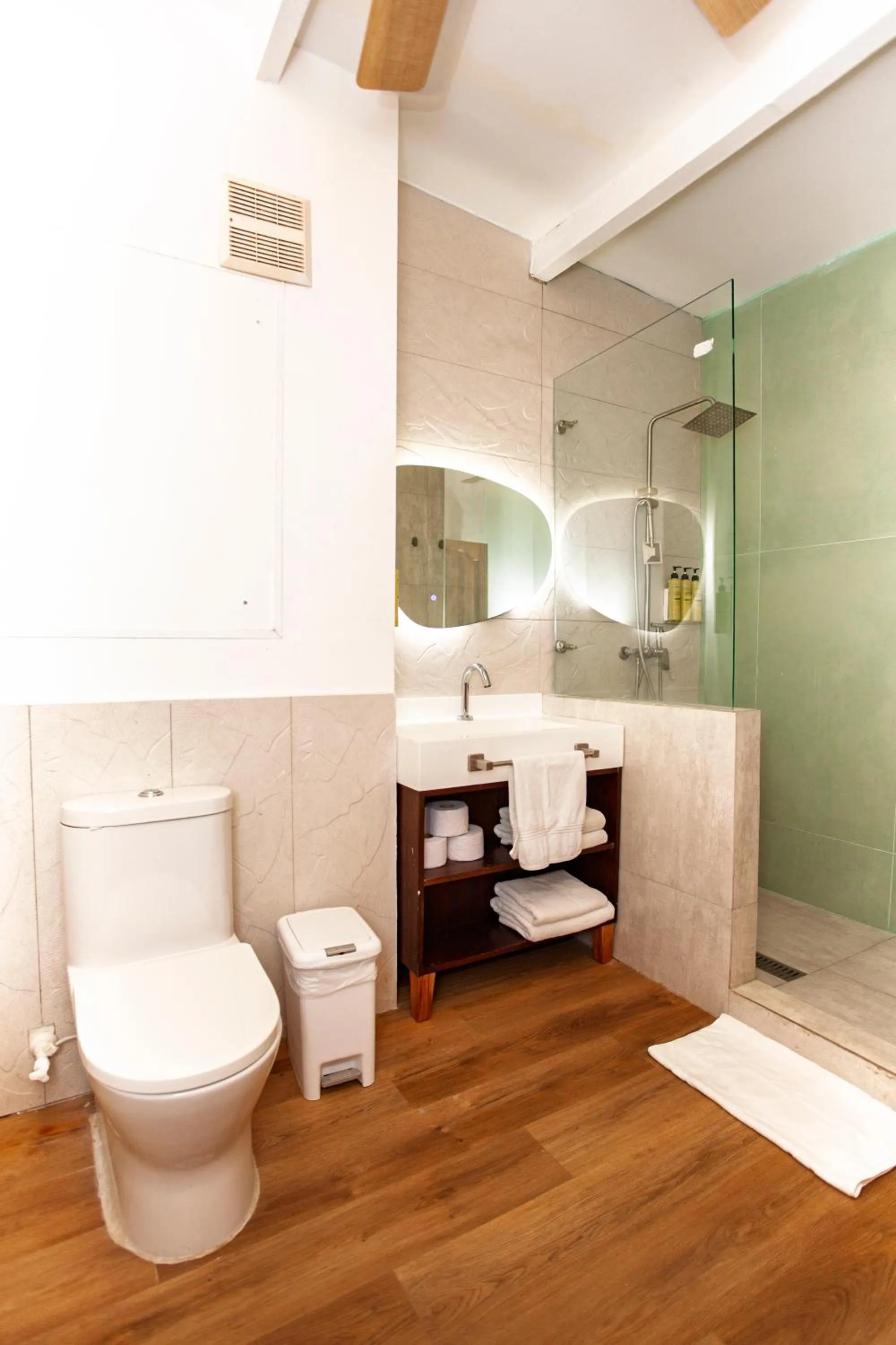 Bathroom in Hotel Cocoplum Beach