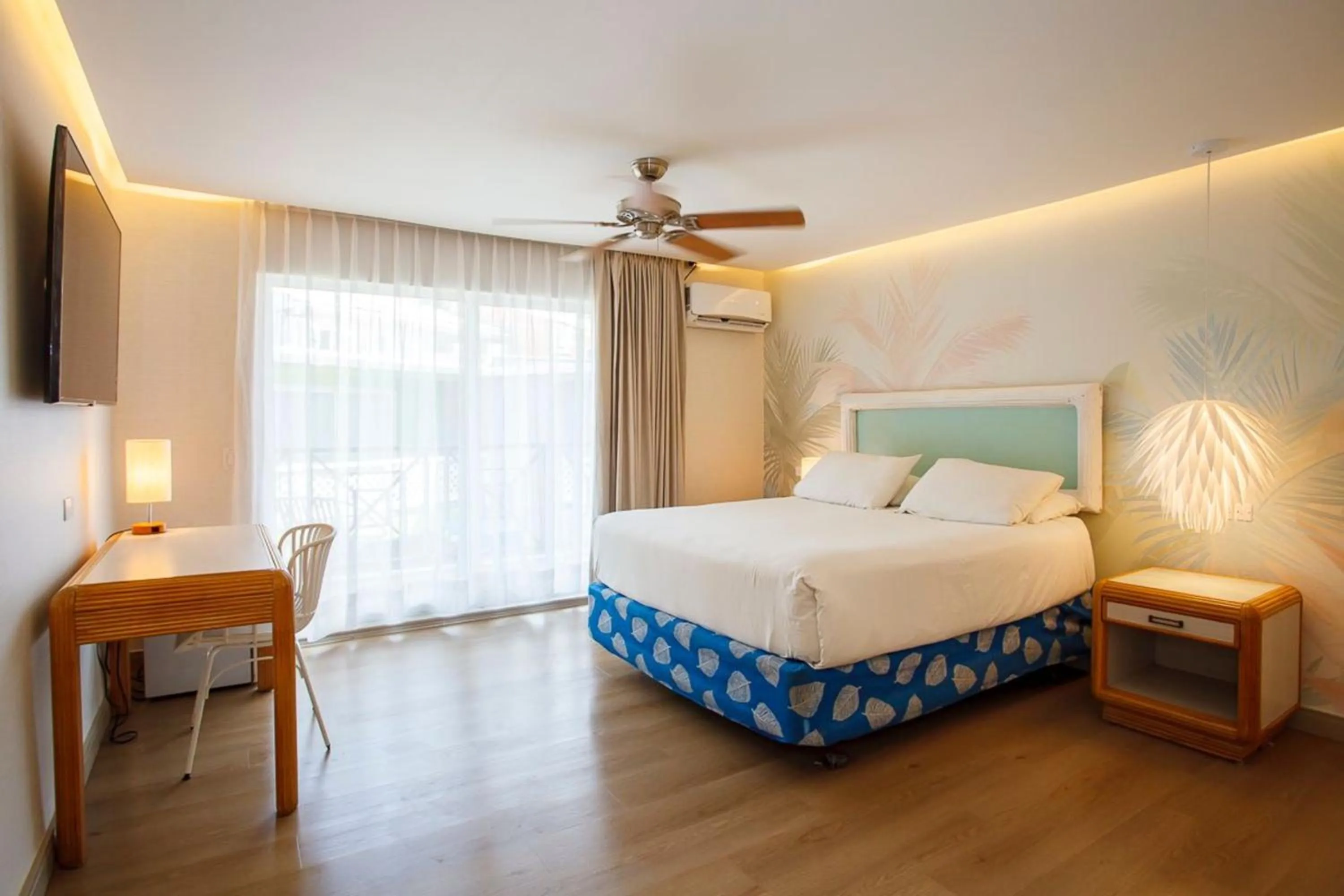 Bed in Hotel Cocoplum Beach