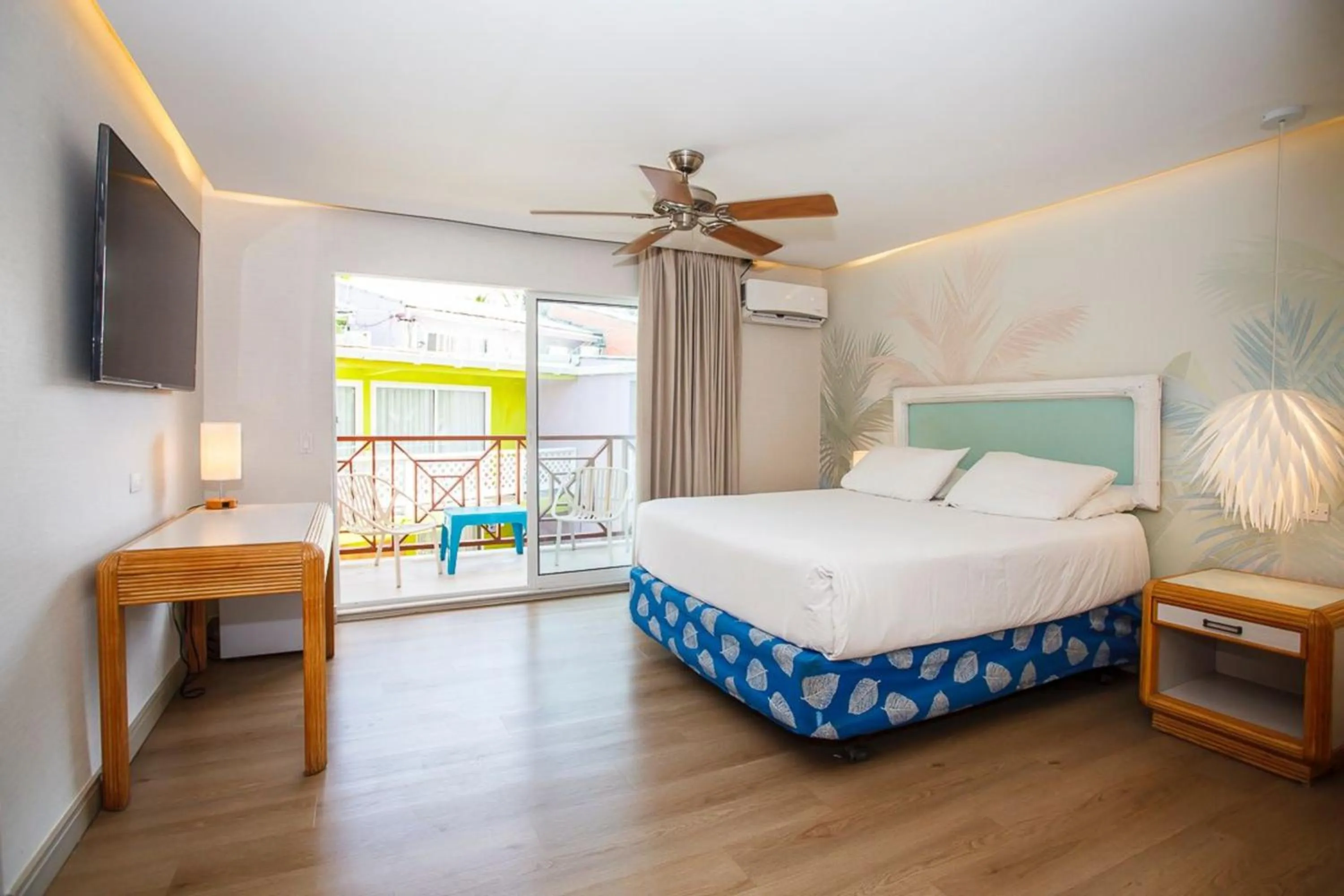 Bed in Hotel Cocoplum Beach