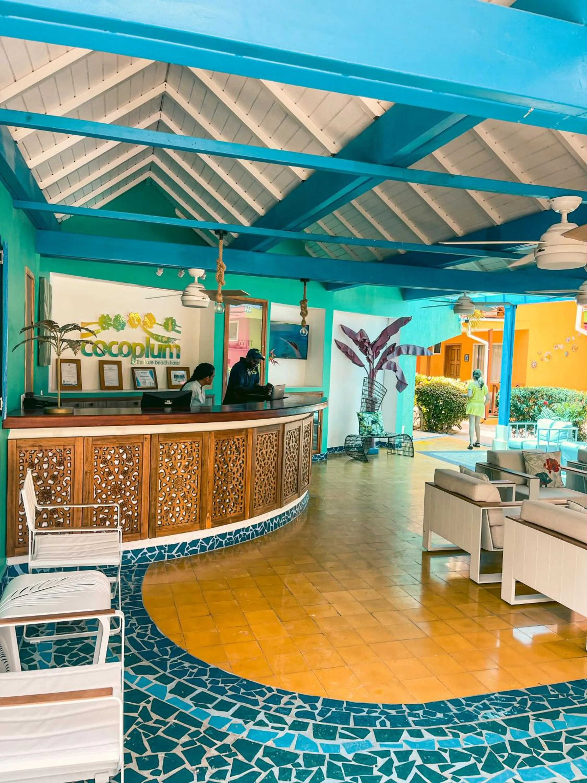 Lobby or reception in Hotel Cocoplum Beach