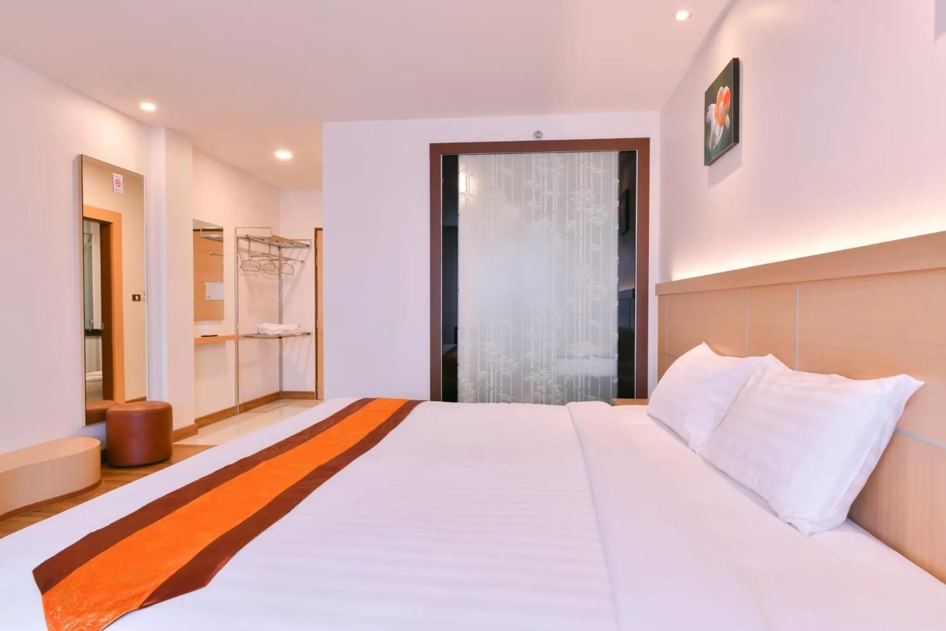 Bedroom, Bed in Marlin Hotel