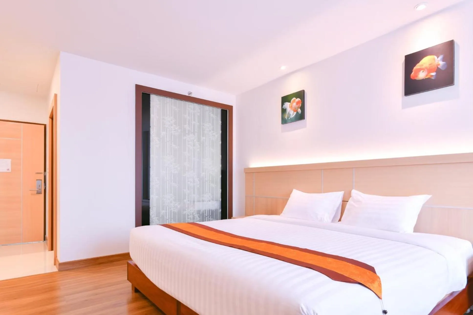 Bedroom, Bed in Marlin Hotel