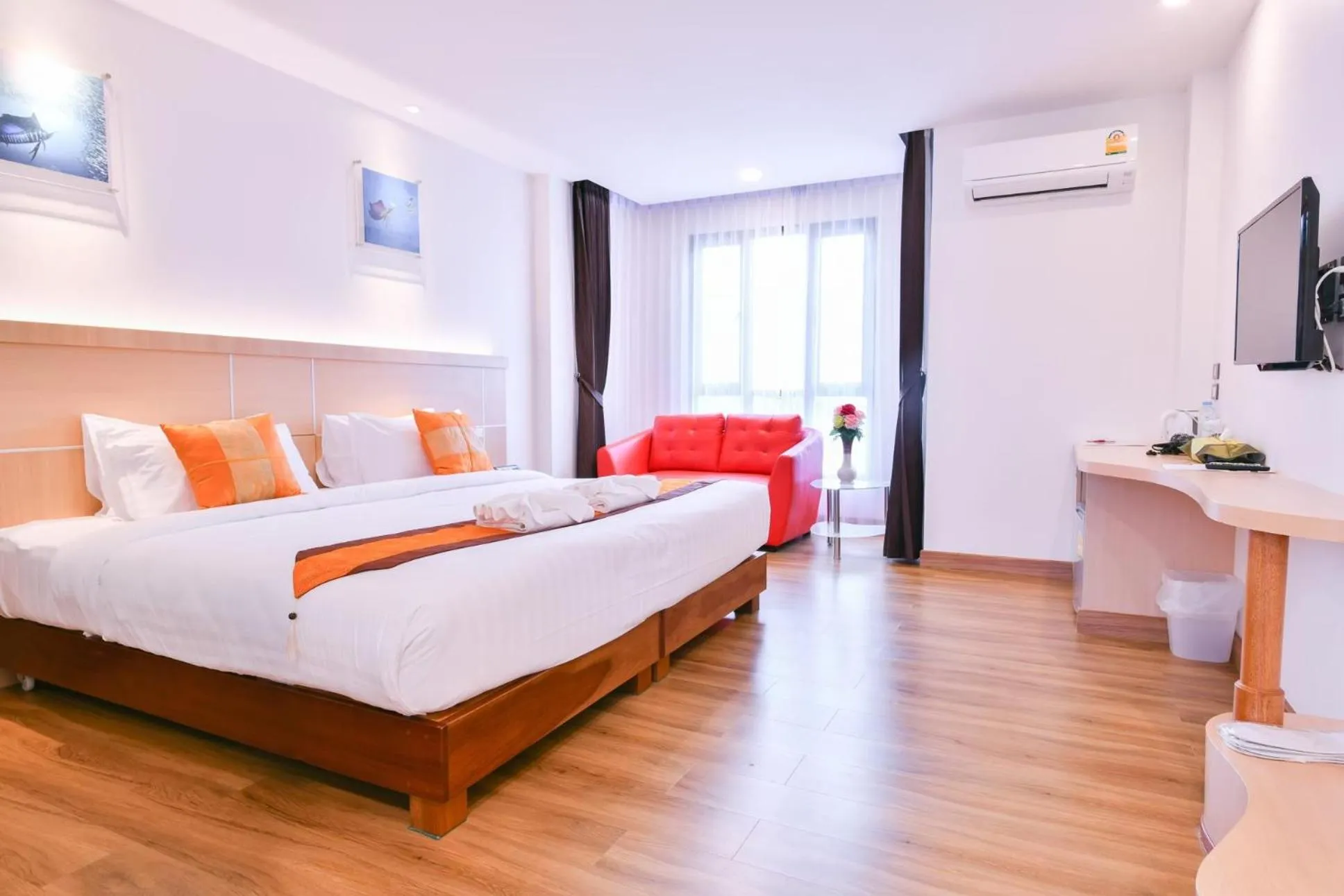 Bedroom, Bed in Marlin Hotel