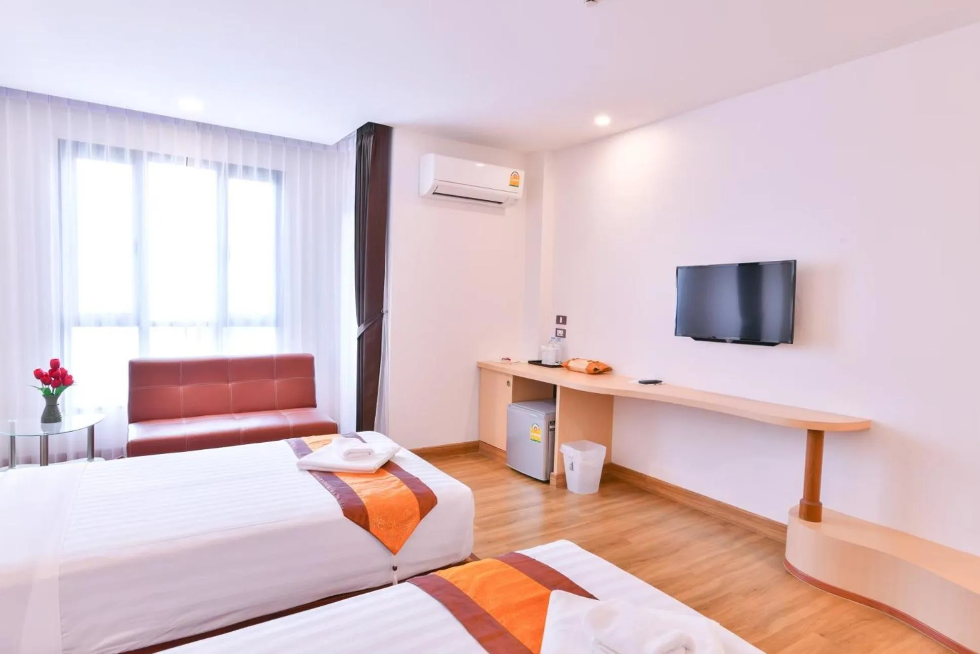 Bedroom, Bed in Marlin Hotel