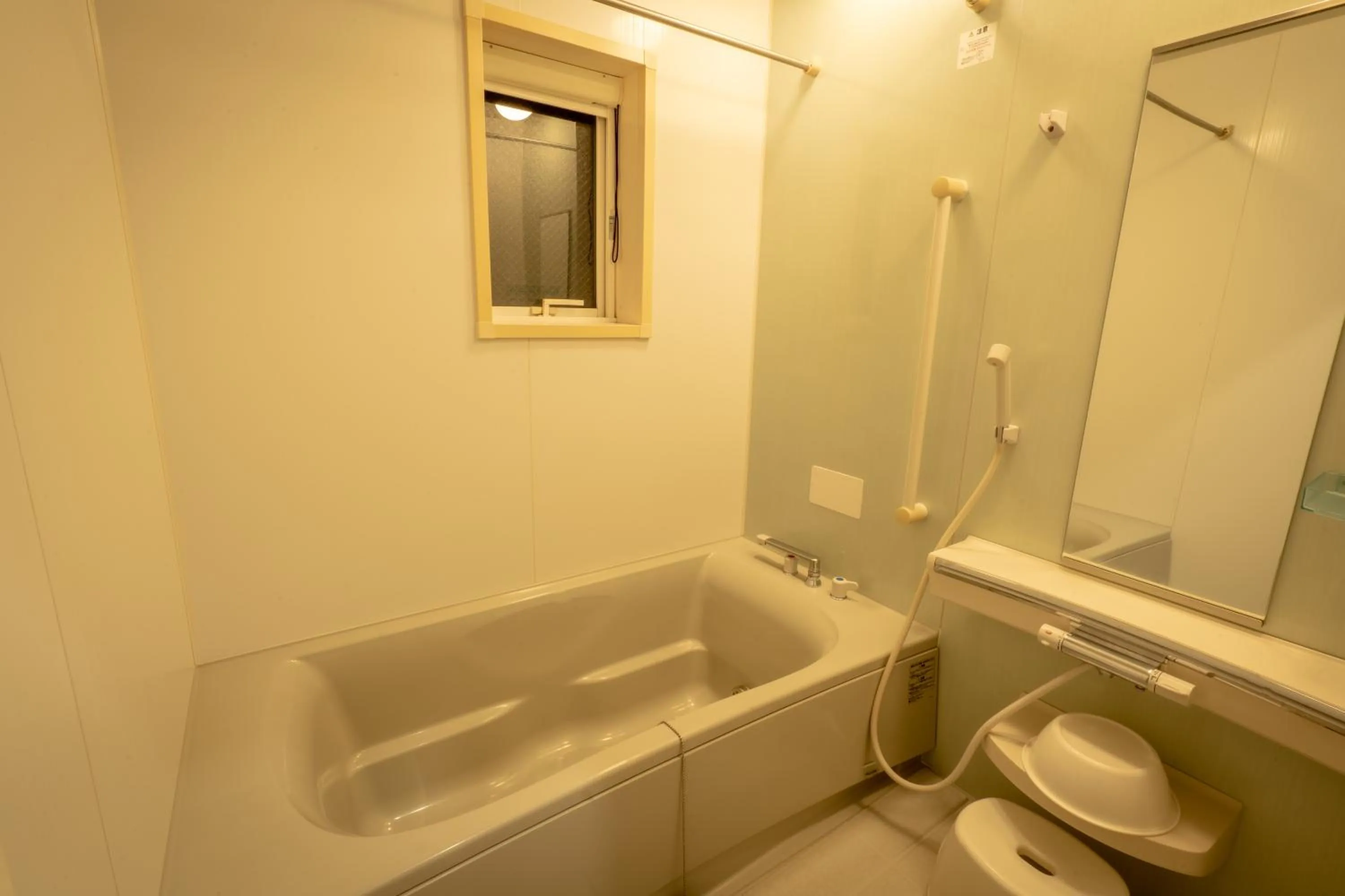 Photo of the whole room in LifeHouse IPPO