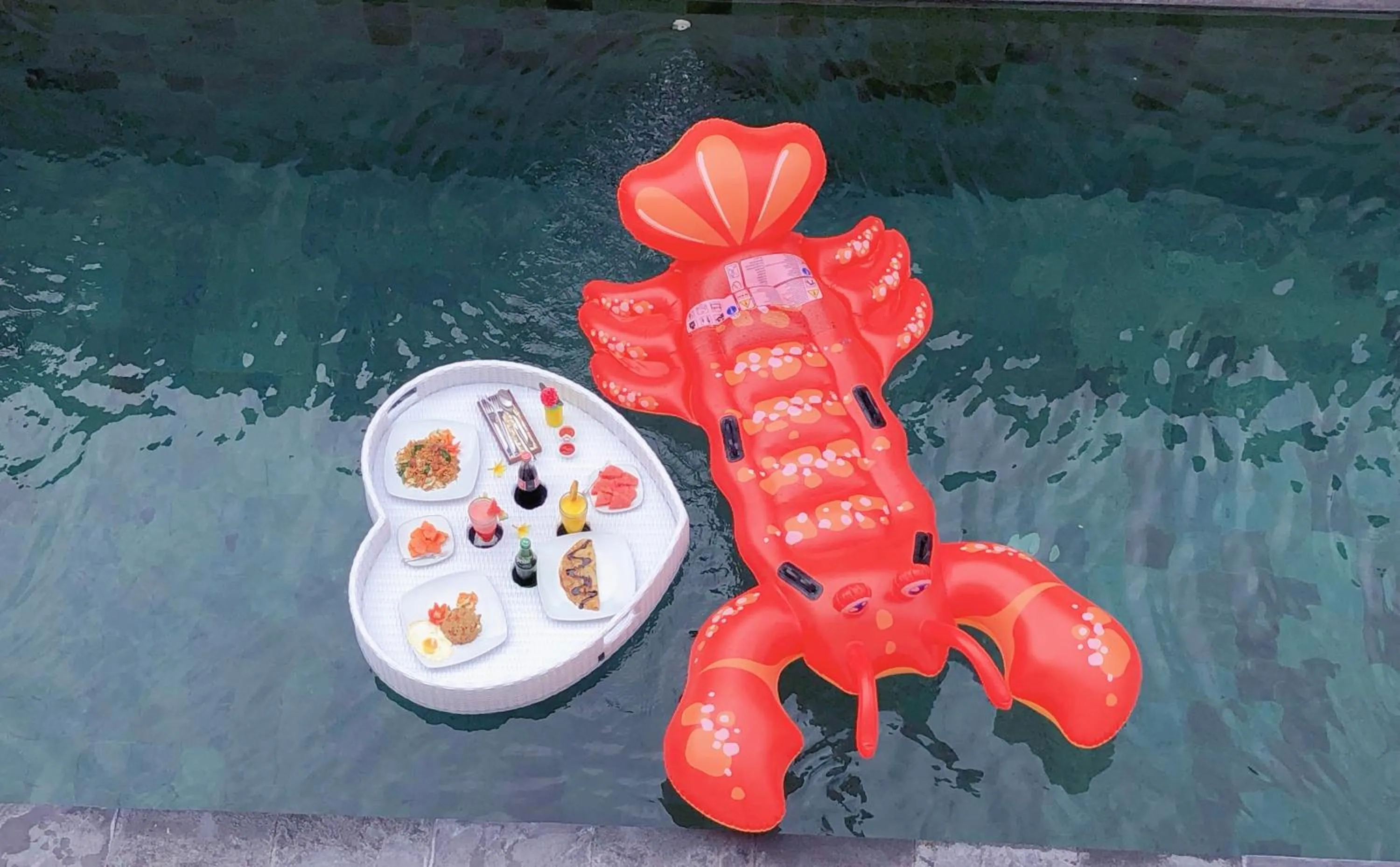 Swimming pool in Hikari Guesthouse