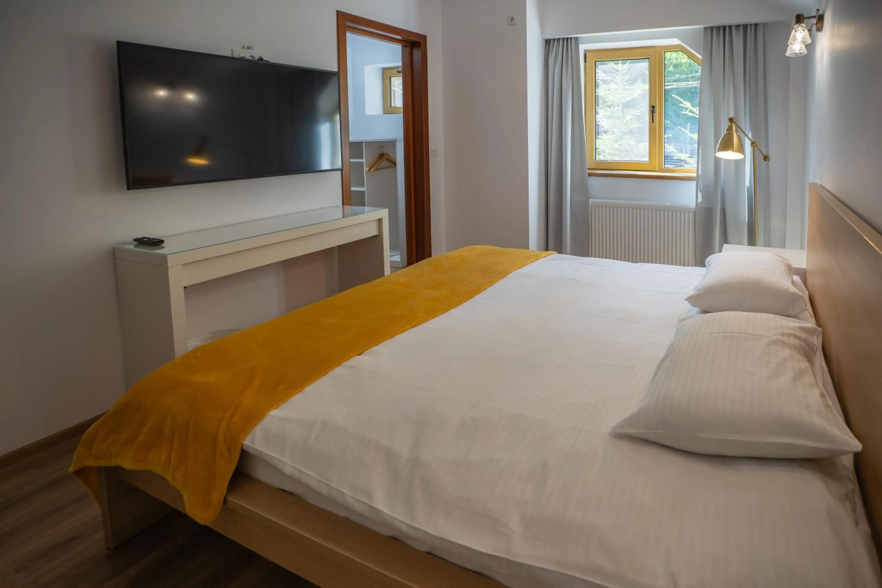 Bedroom, Bed in Opus View