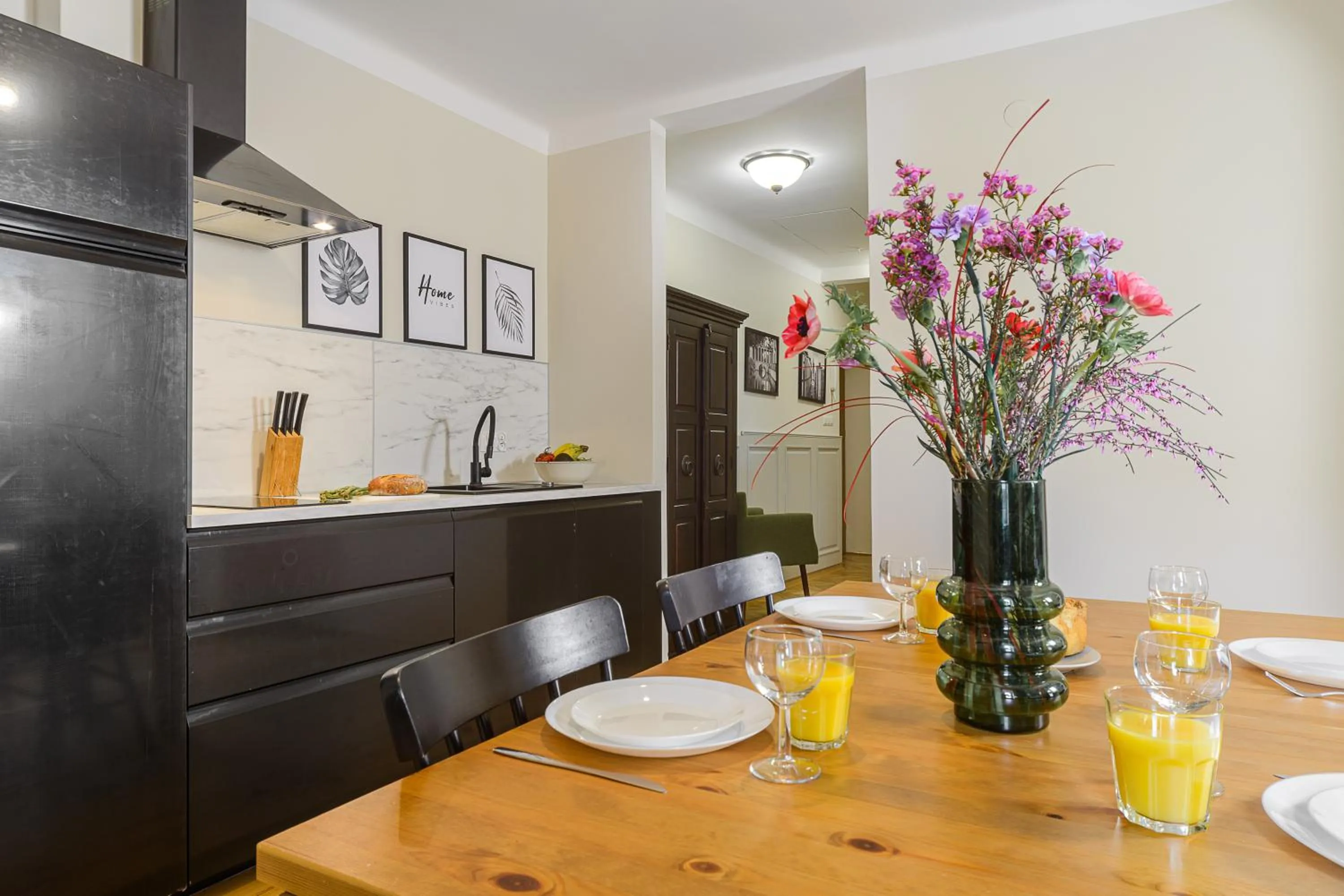 Dining area in P&O Apartments Old Town