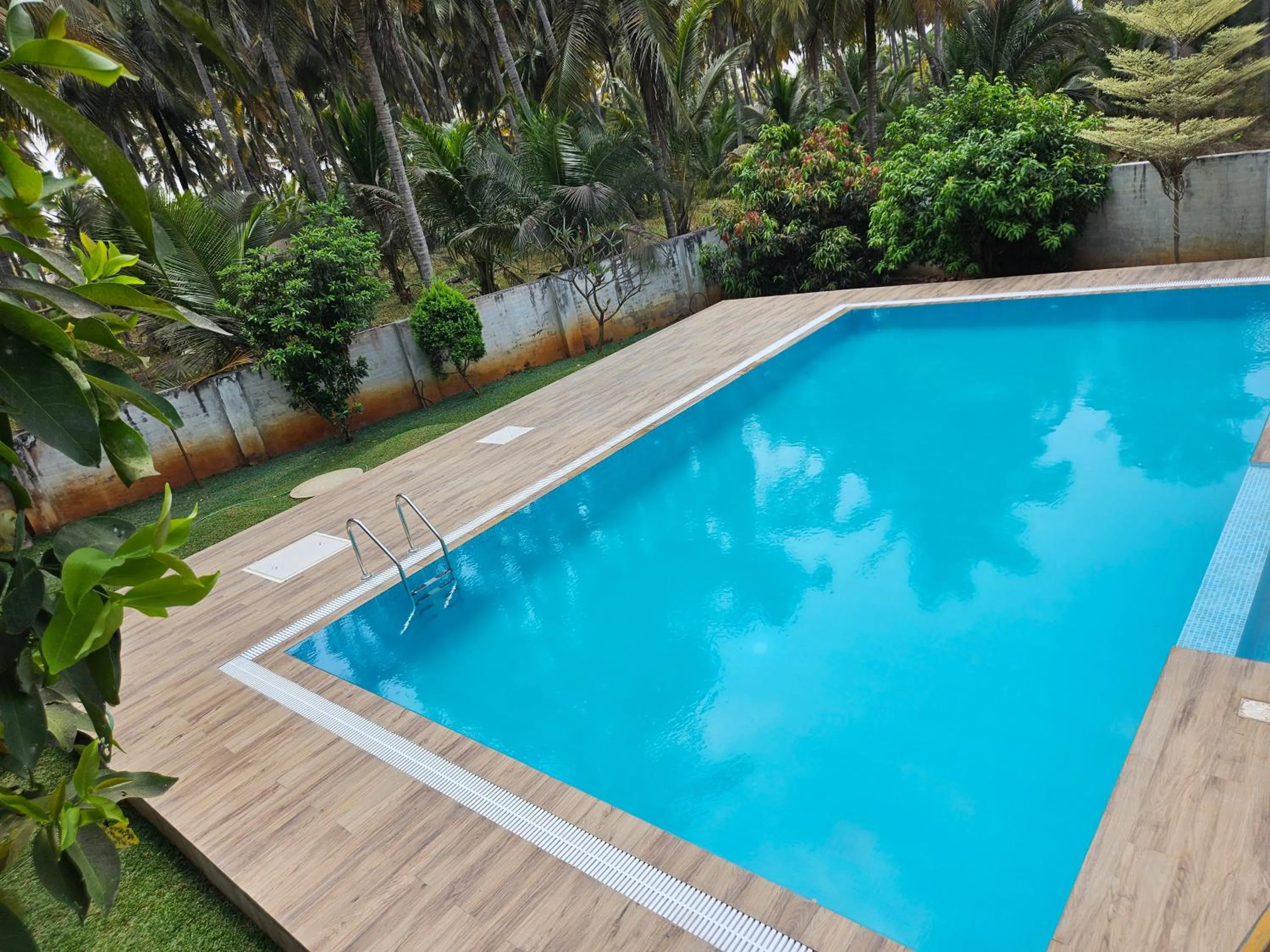 Swimming pool in Hotel Gopalapuram International