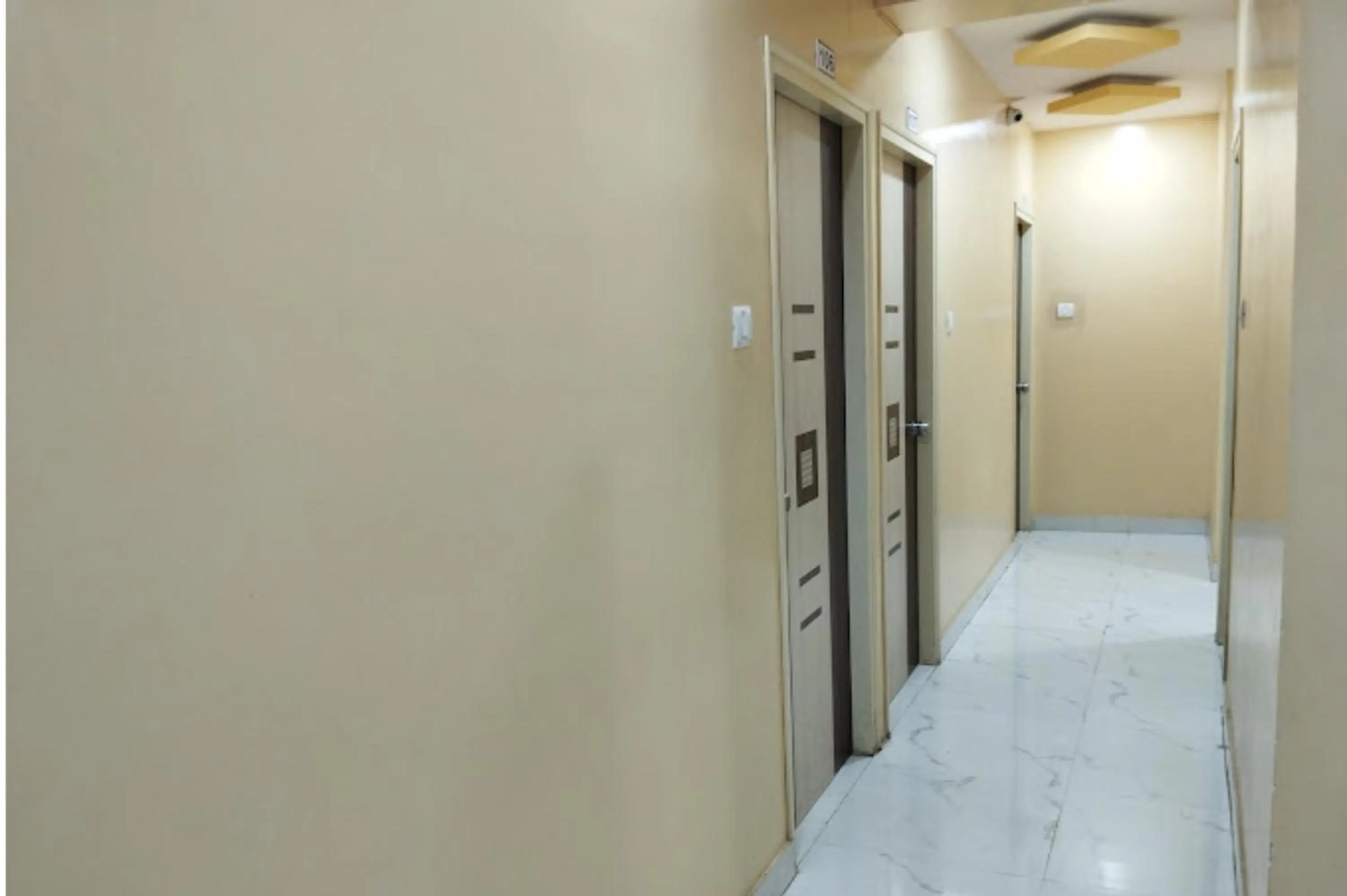 Lobby or reception in The Corporate Comforts