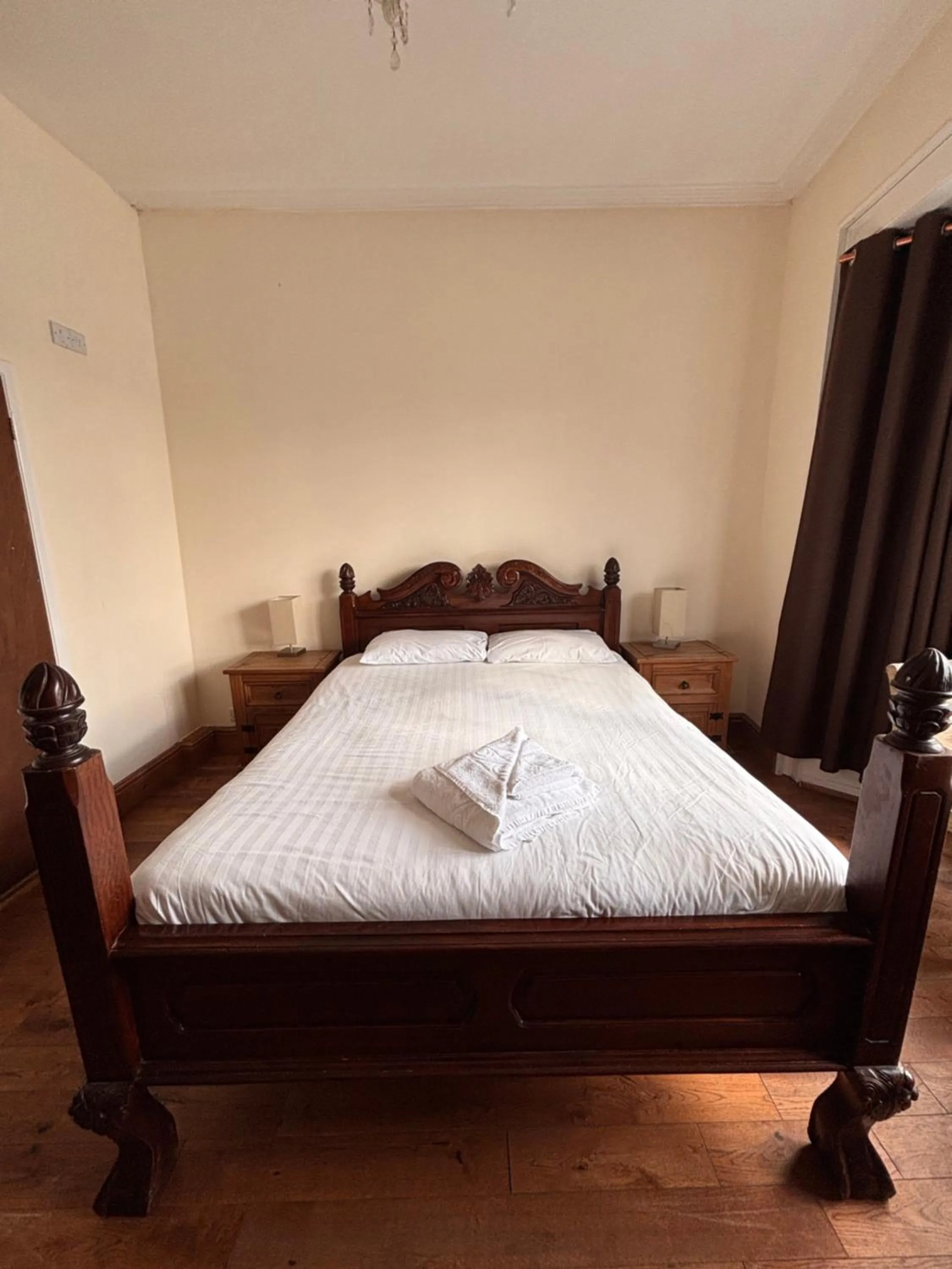 Bed in Royal Britannia Hotel